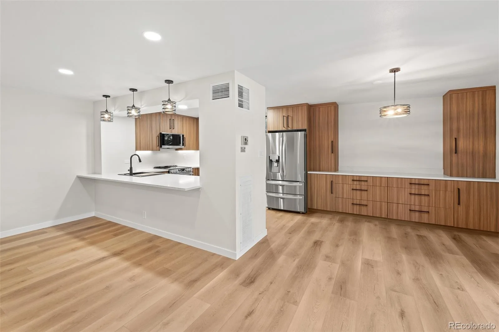 460 S Marion Parkway #254 #B Denver CO 80209 | MLS #REC8846221 10032026013435 1600 20