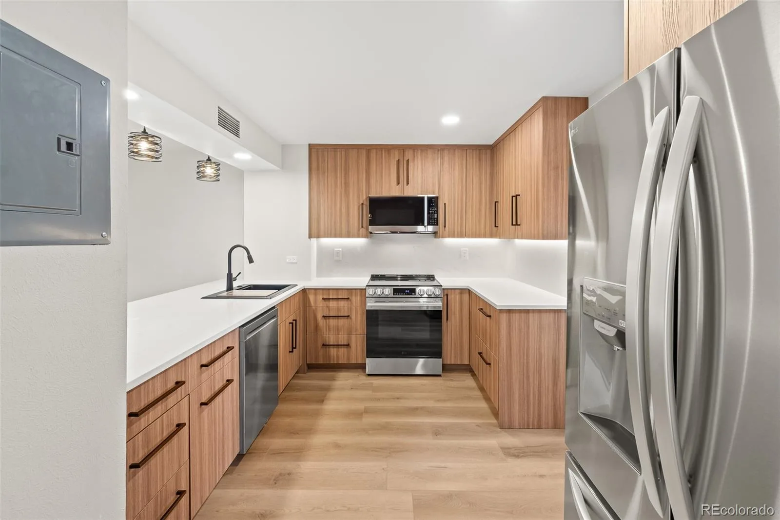 460 S Marion Parkway #254 #B Denver CO 80209 | MLS #REC8846221 10032026013435 1600 21
