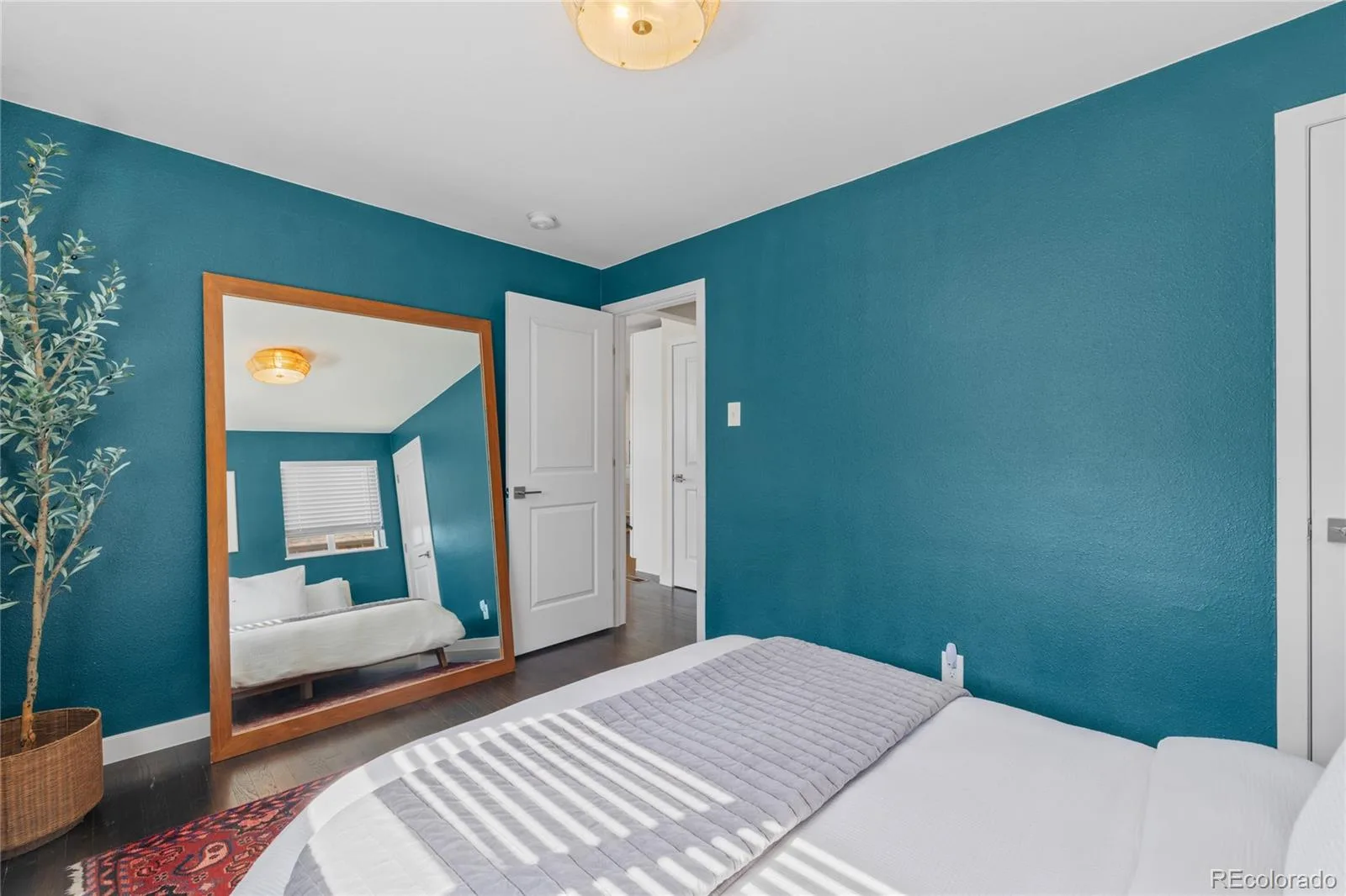 3011 Oneida Street Denver CO 80207 MLS #REC8847137 06252026142626 1600 17