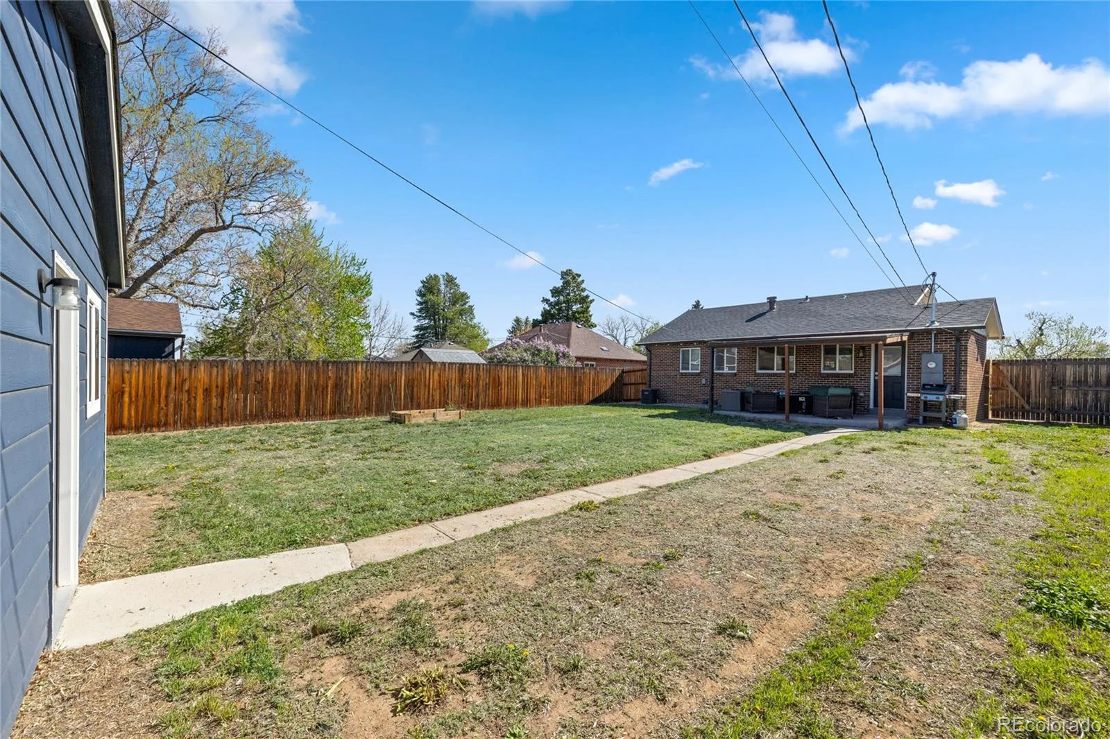 3011 Oneida Street Denver CO 80207 MLS #REC8847137 06252026142626 1600 35