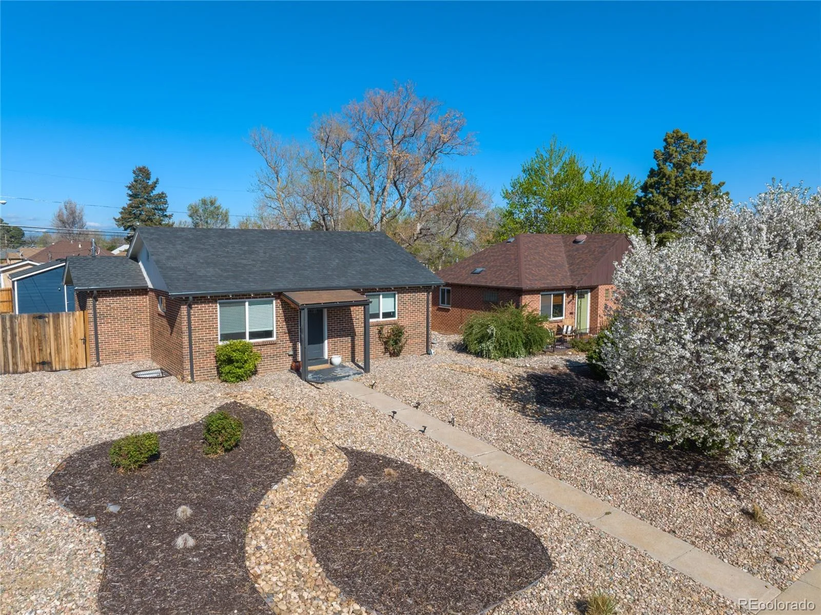 3011 Oneida Street Denver CO 80207 MLS #REC8847137 06252026142626 1600 40