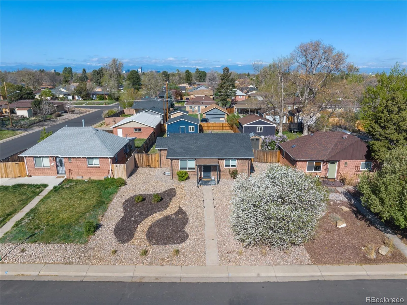 3011 Oneida Street Denver CO 80207 MLS #REC8847137 06252026142626 1600 41