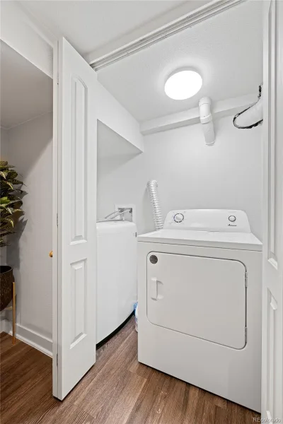 3011 Oneida Street Denver CO 80207 MLS #REC8847137 06252026142626 800 32