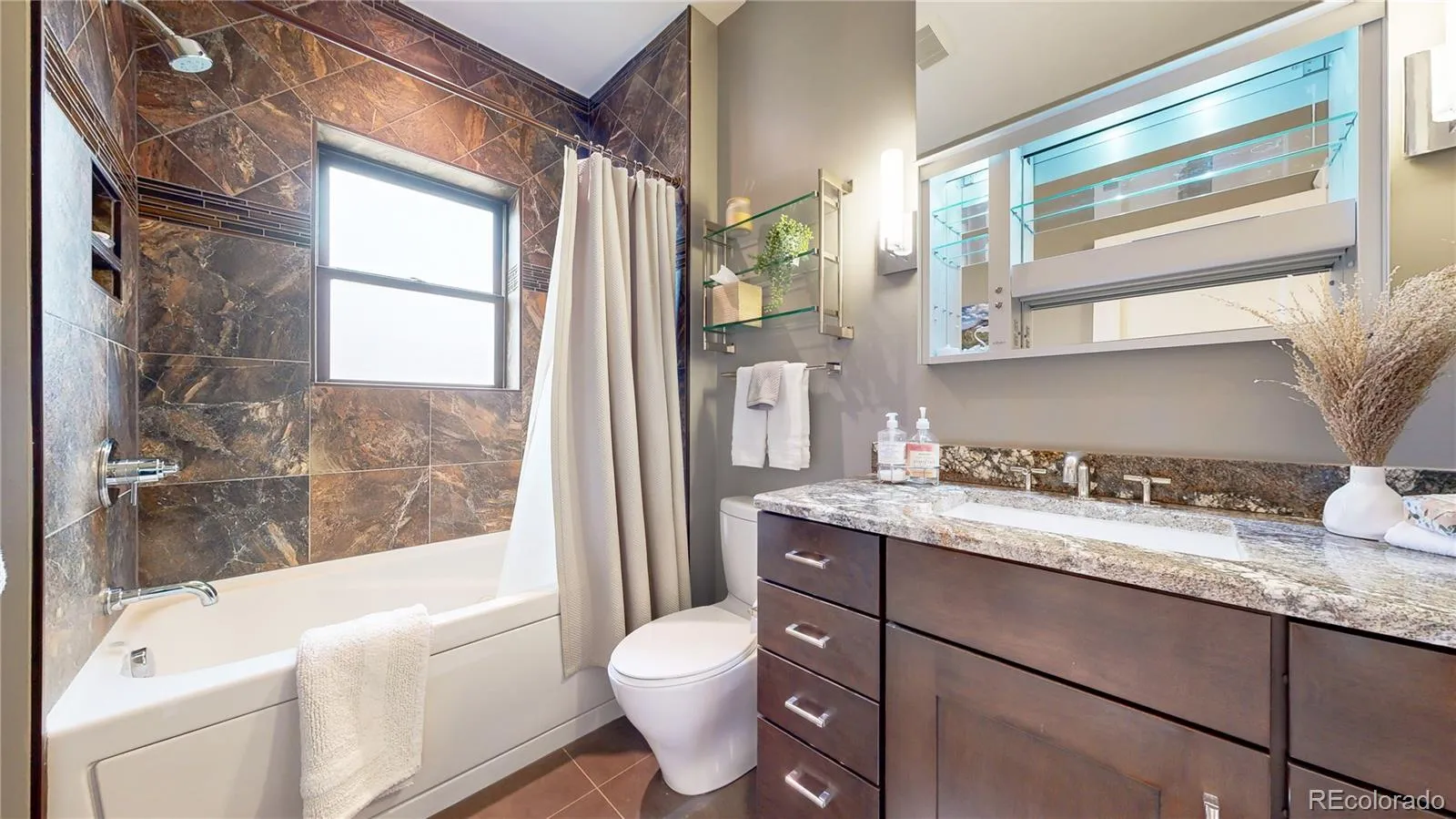 04032026222116 1600 15