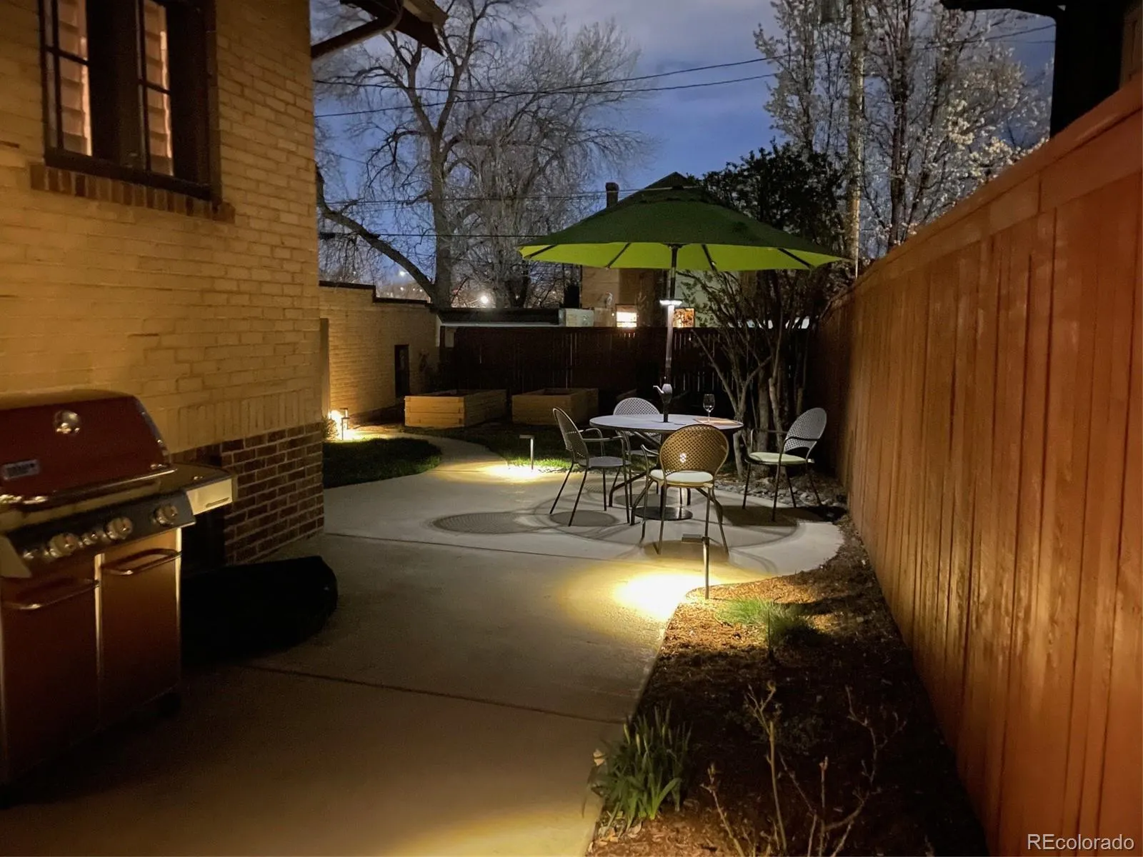 04032026222116 1600 33