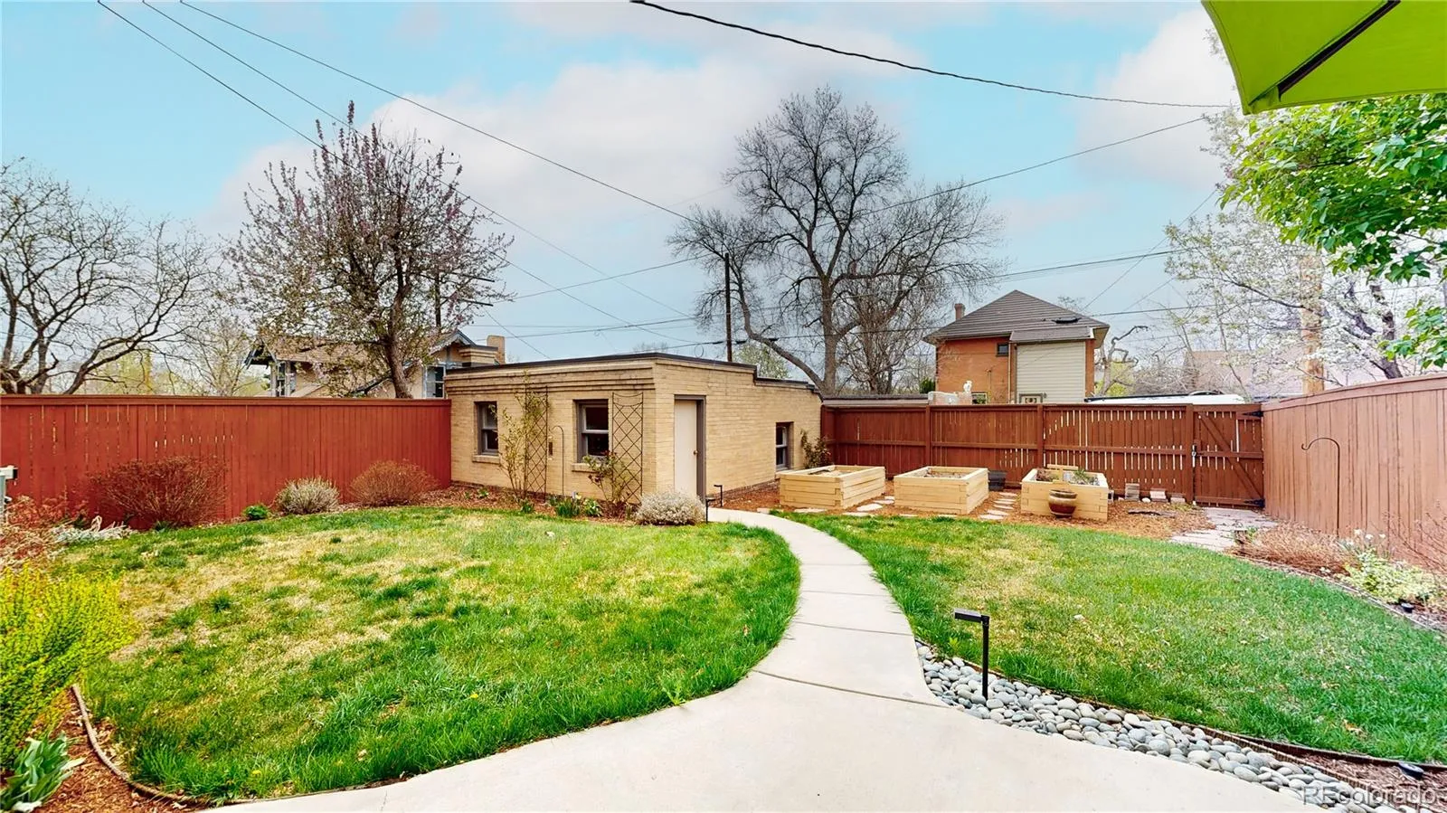 04032026222116 1600 39