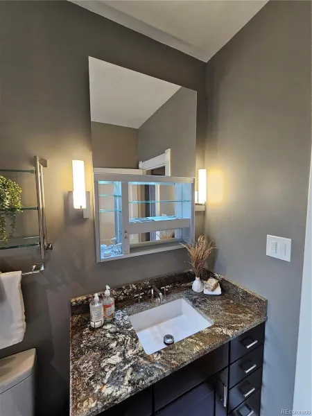 04032026222116 800 16