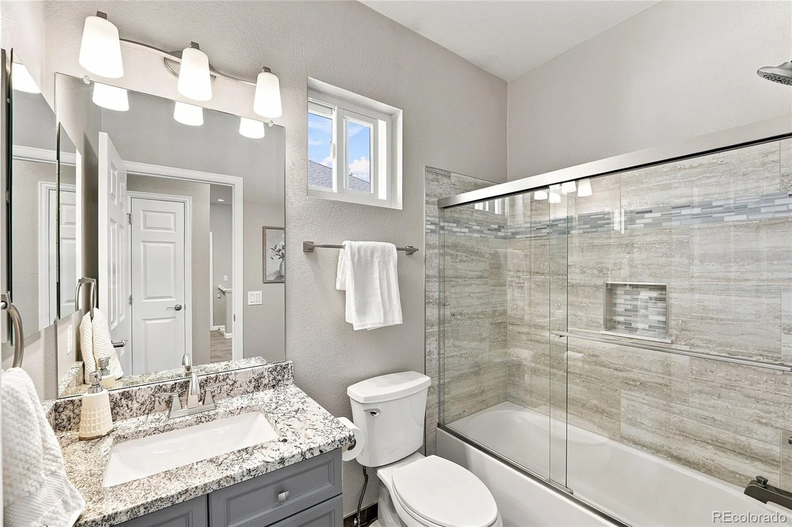 23410 E Moraine Place Aurora CO 80016 | MLS #REC8848195 08222026001933 1600 14