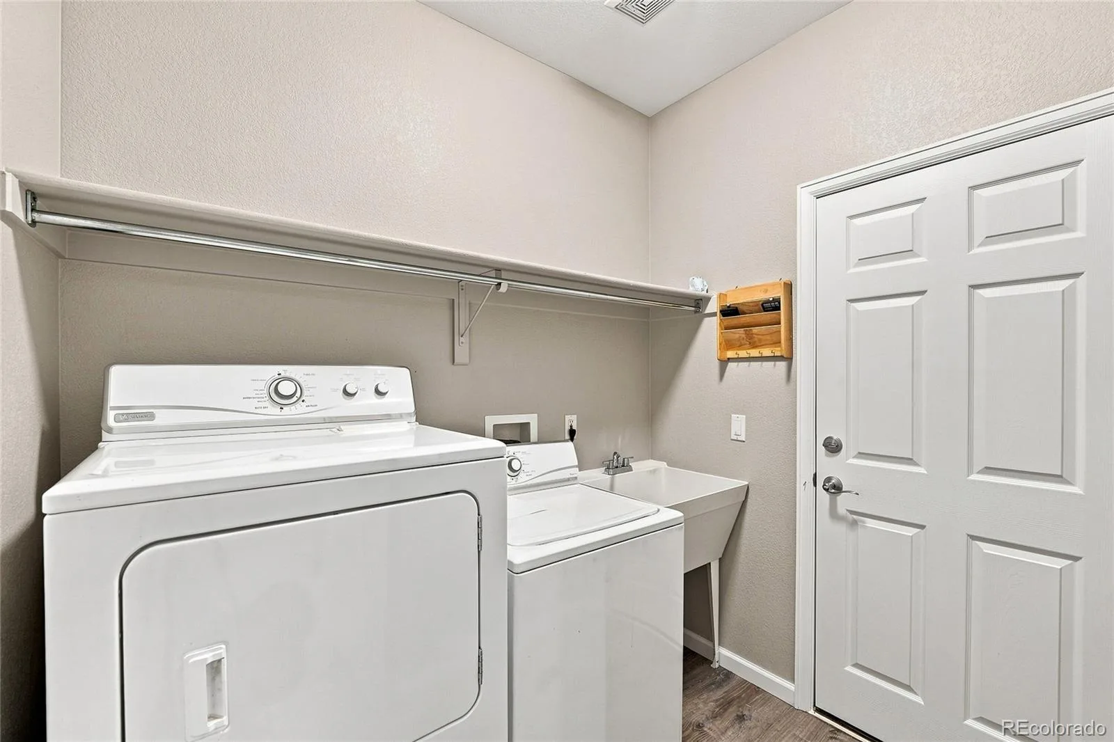 23410 E Moraine Place Aurora CO 80016 | MLS #REC8848195 08222026001933 1600 15