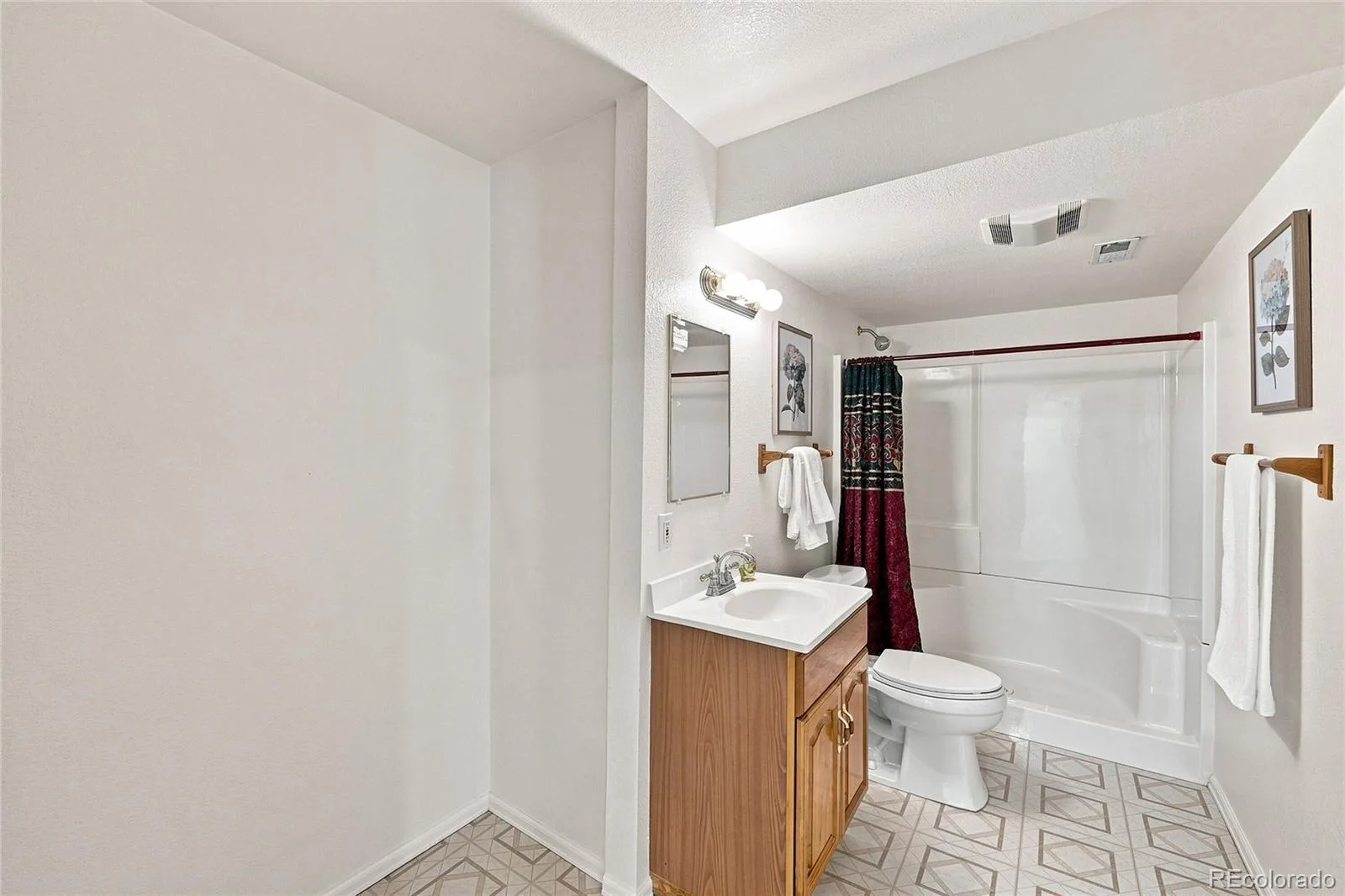 23410 E Moraine Place Aurora CO 80016 | MLS #REC8848195 08222026001933 1600 20