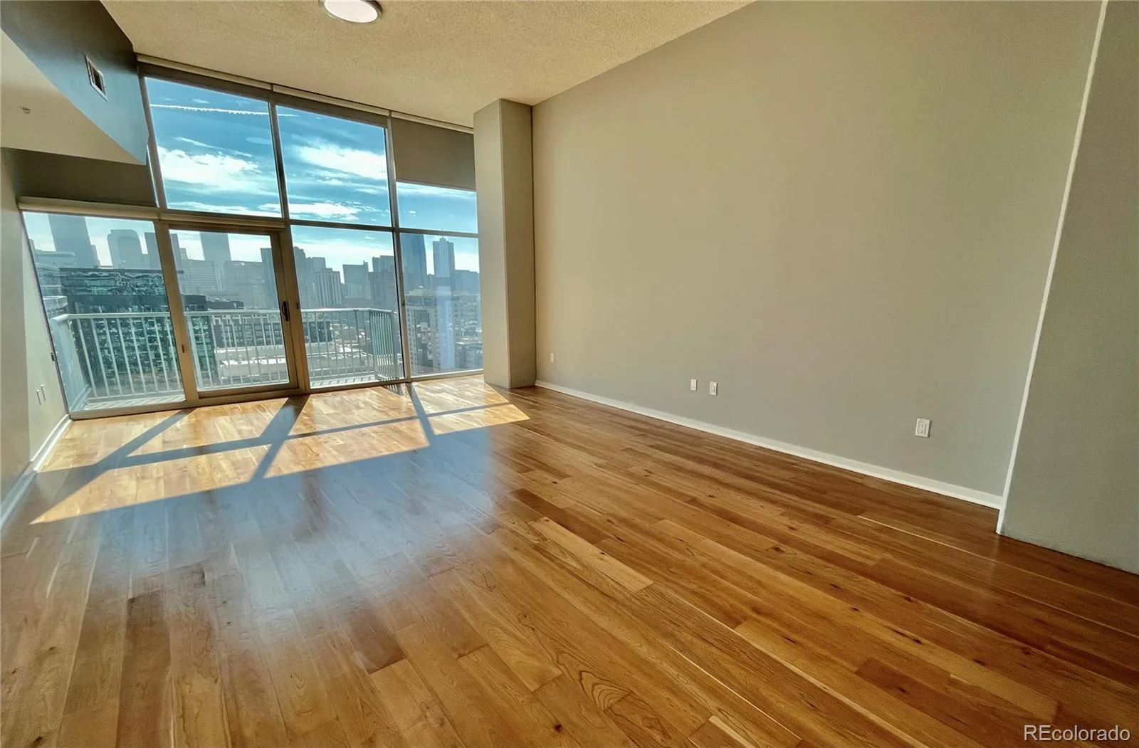 1700 Bassett Unit 2316 Street #2316 Denver CO 80202 | MLS #REC8851561 10022026205433 1600 2