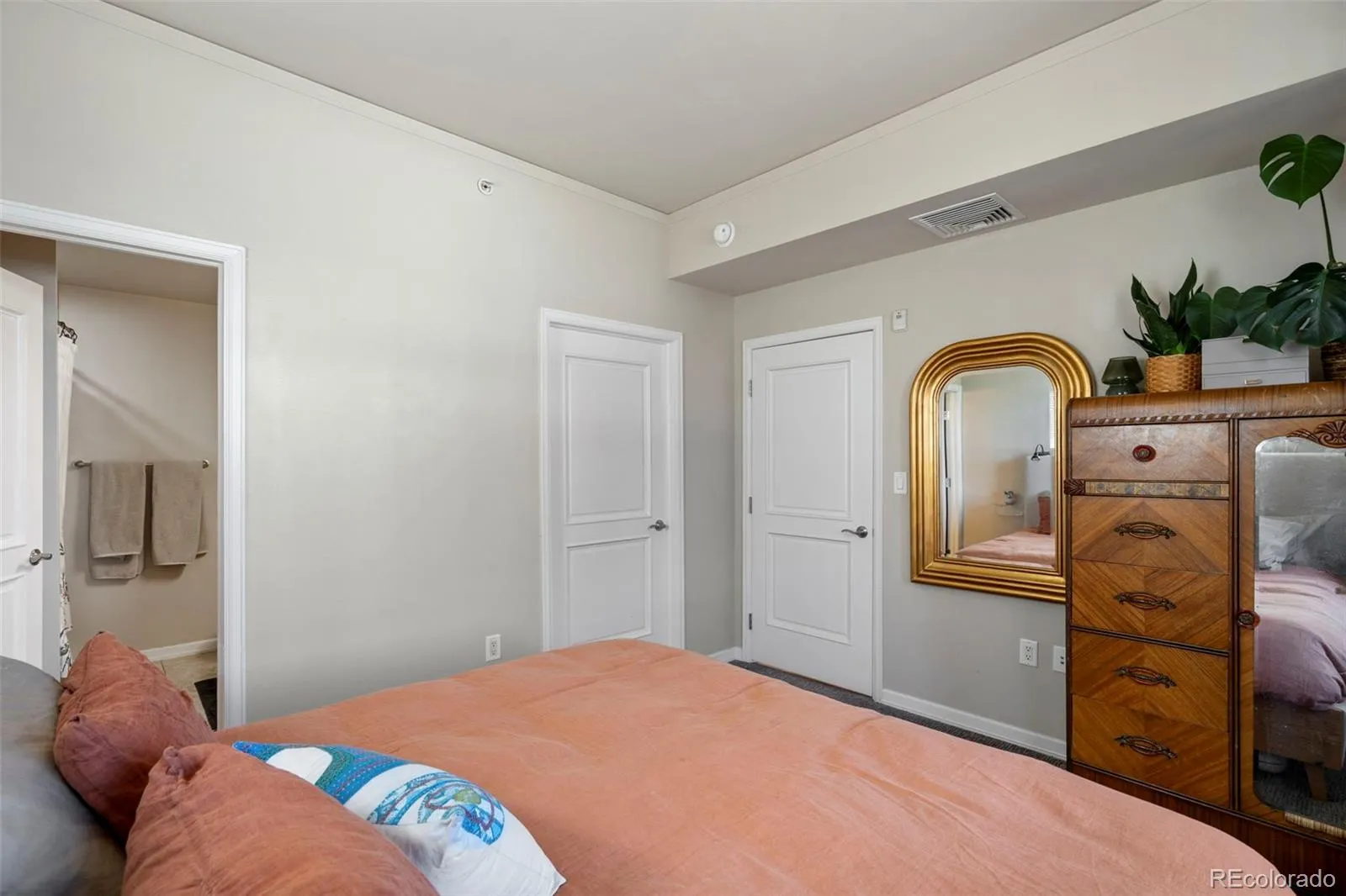 1975 N Grant Street #401 Denver CO 80203 MLS #REC8851806 04282026173423 1600 12
