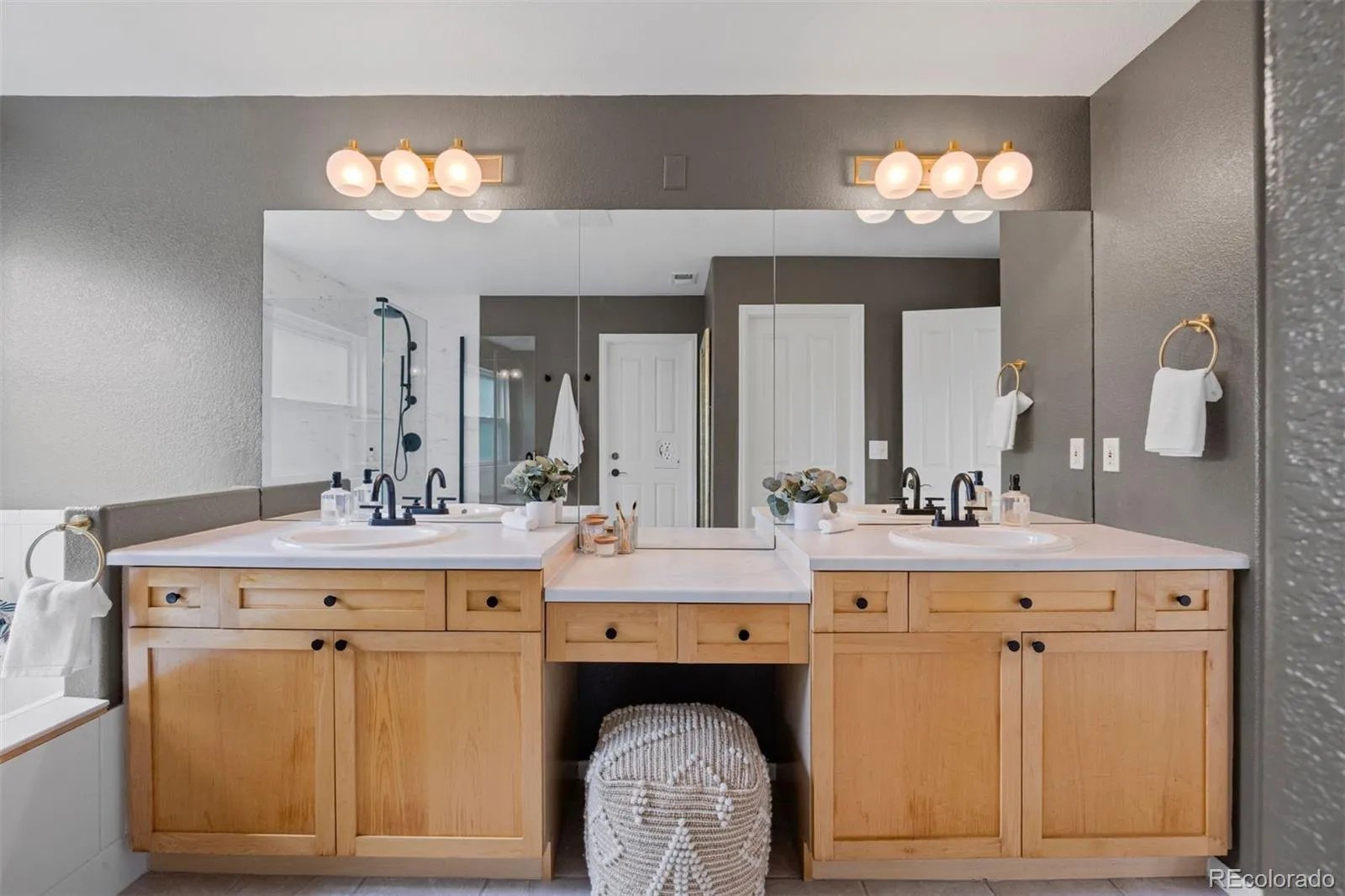 7602 E 8th Place Denver CO 80230 MLS #REC8859645 05012026173145 1600 12