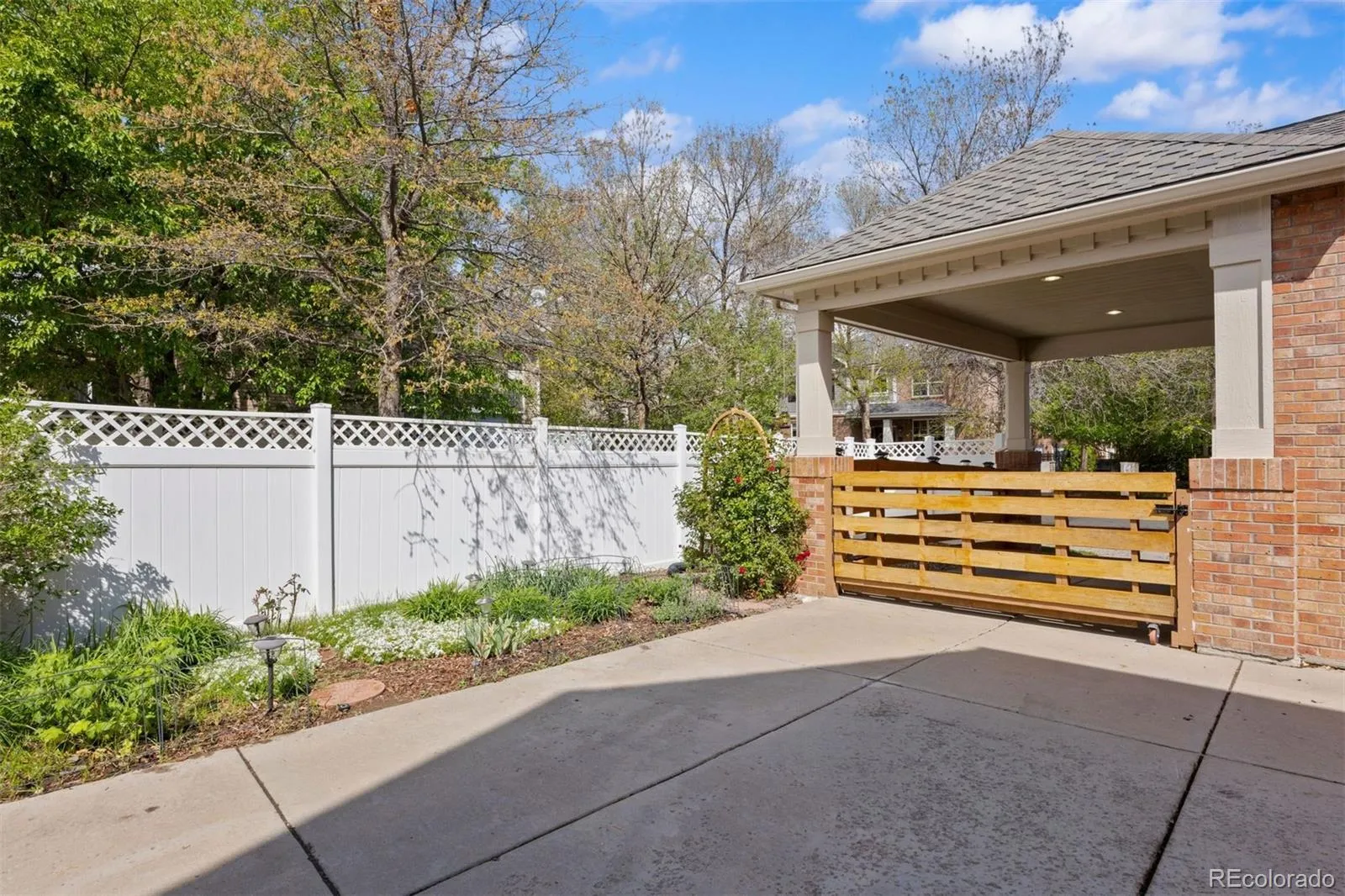 7602 E 8th Place Denver CO 80230 MLS #REC8859645 05012026173145 1600 29