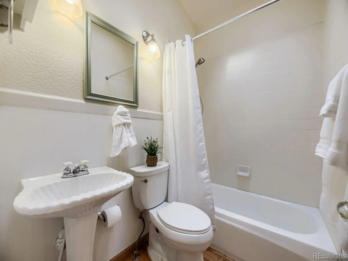 7000 W Yale Avenue Denver CO 80227 MLS #REC8877896 06122026204642 1200 17