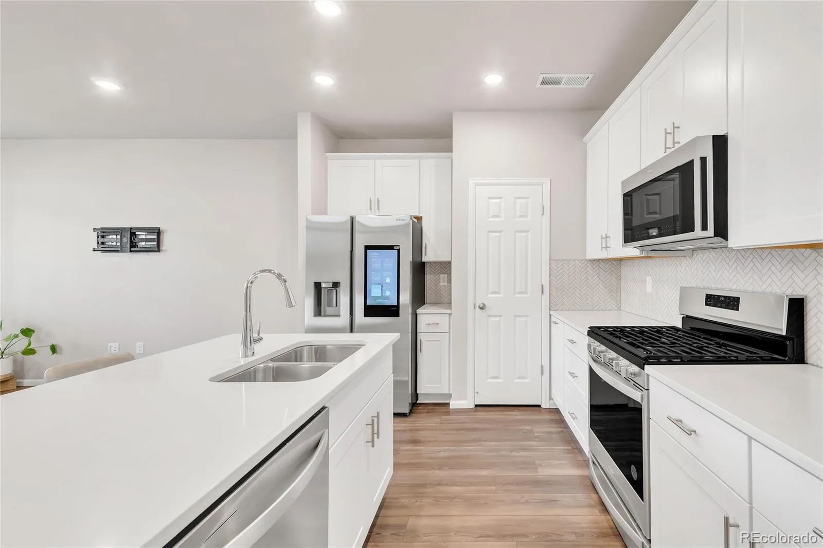 11424 W Belleview Drive Littleton CO 80127 | MLS #REC8878794 06202026001204 1600 5