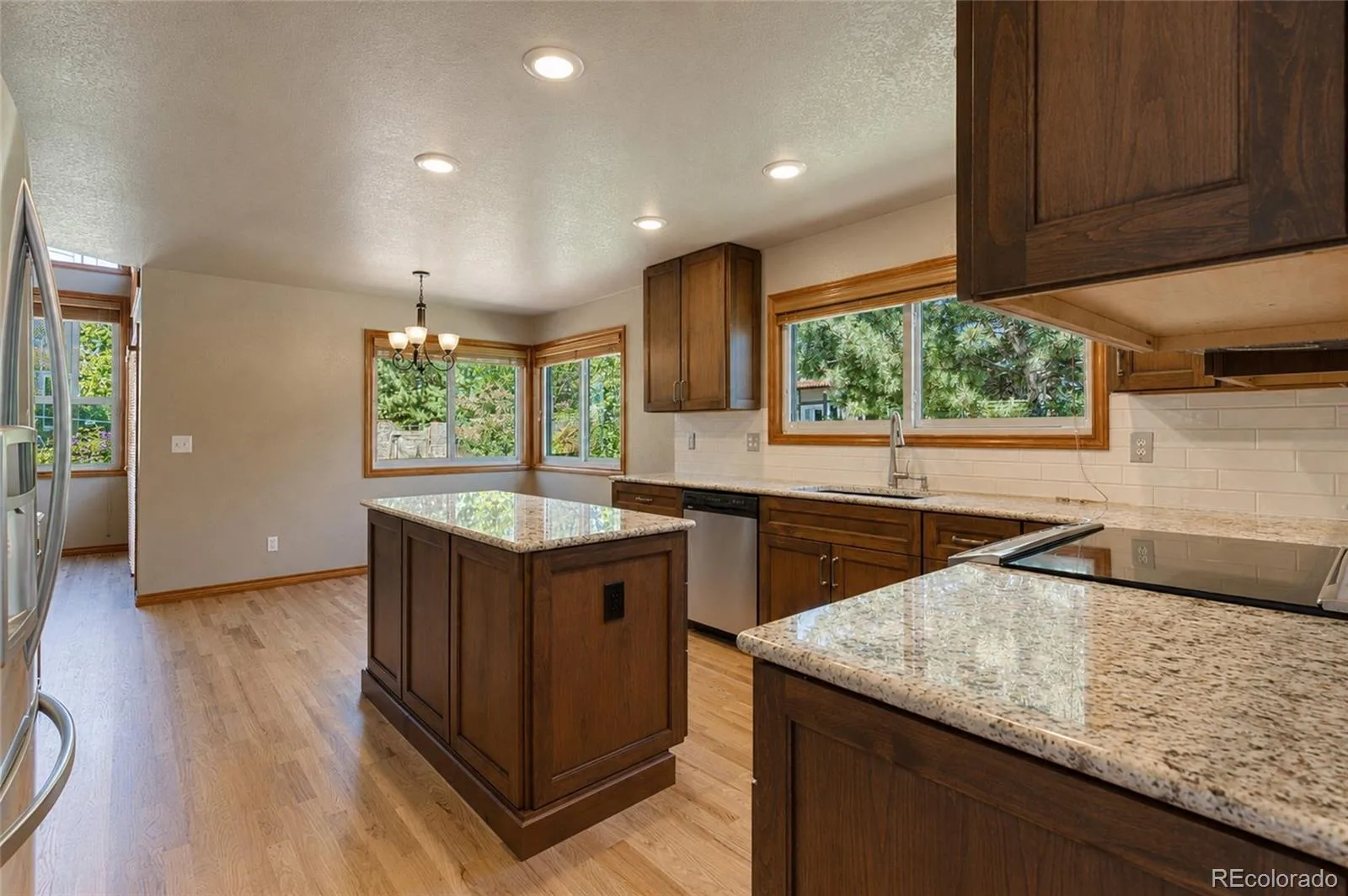 355 Peregrine Circle Broomfield CO 80020 | MLS #REC8881698 07242026213730 1600 13