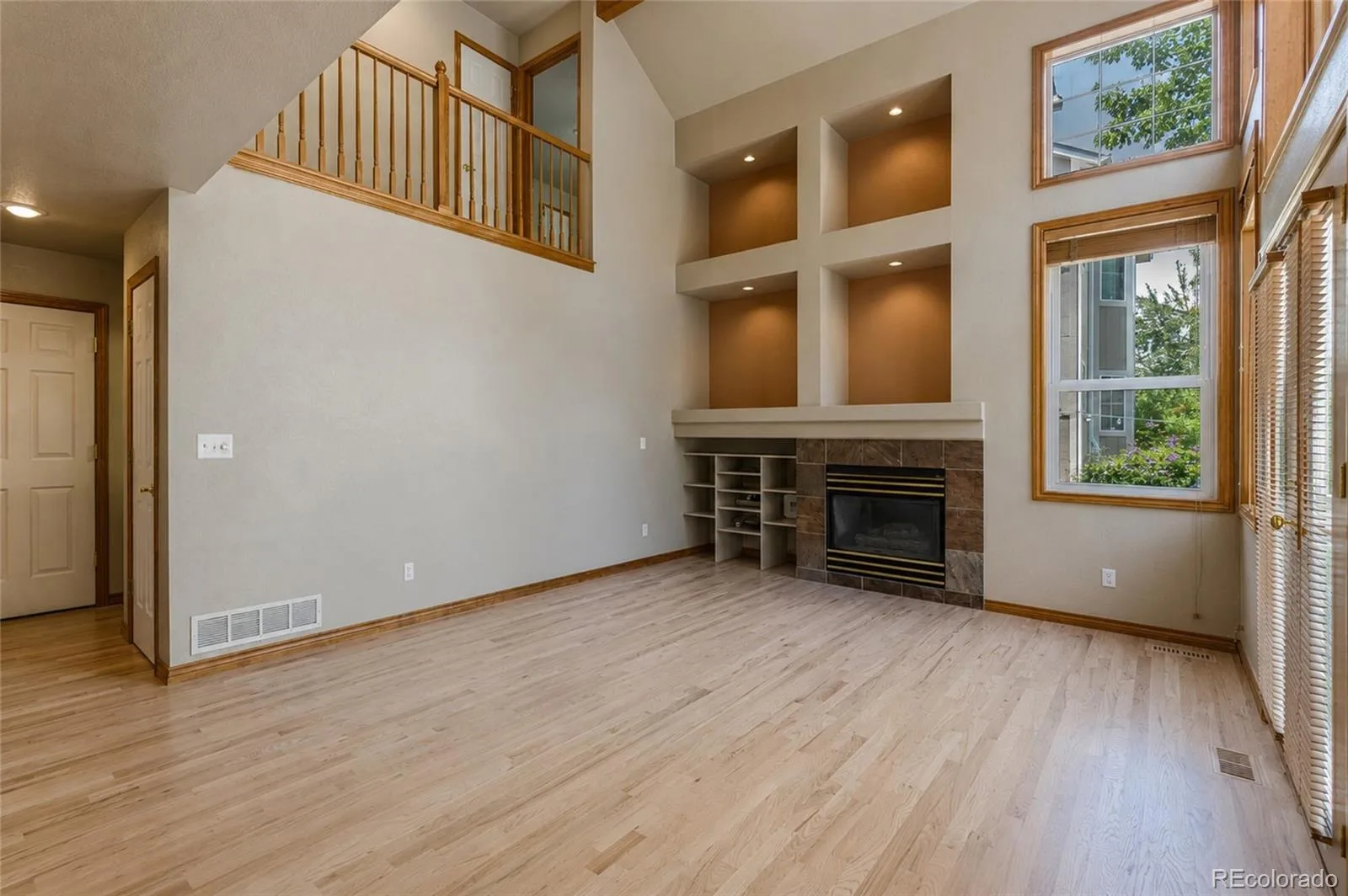 355 Peregrine Circle Broomfield CO 80020 | MLS #REC8881698 07242026213730 1600 17