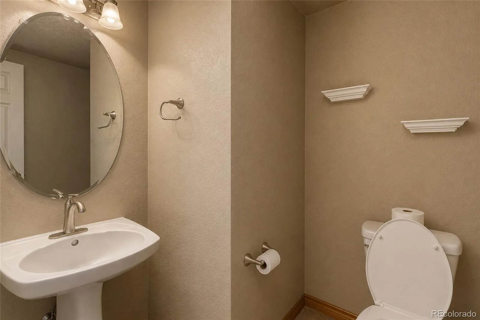 355 Peregrine Circle Broomfield CO 80020 | MLS #REC8881698 07242026213730 1600 21