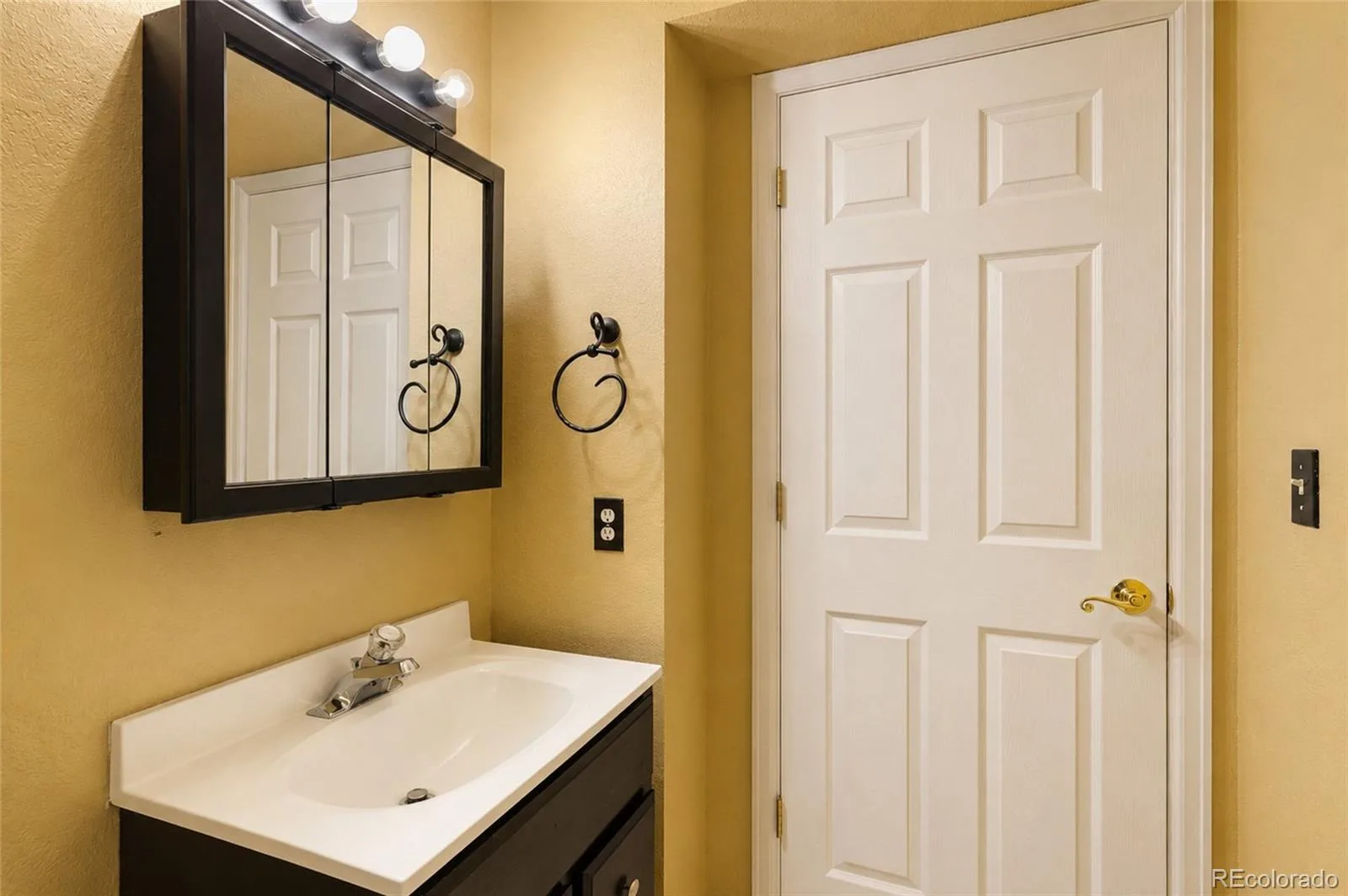 355 Peregrine Circle Broomfield CO 80020 | MLS #REC8881698 07242026213730 1600 22