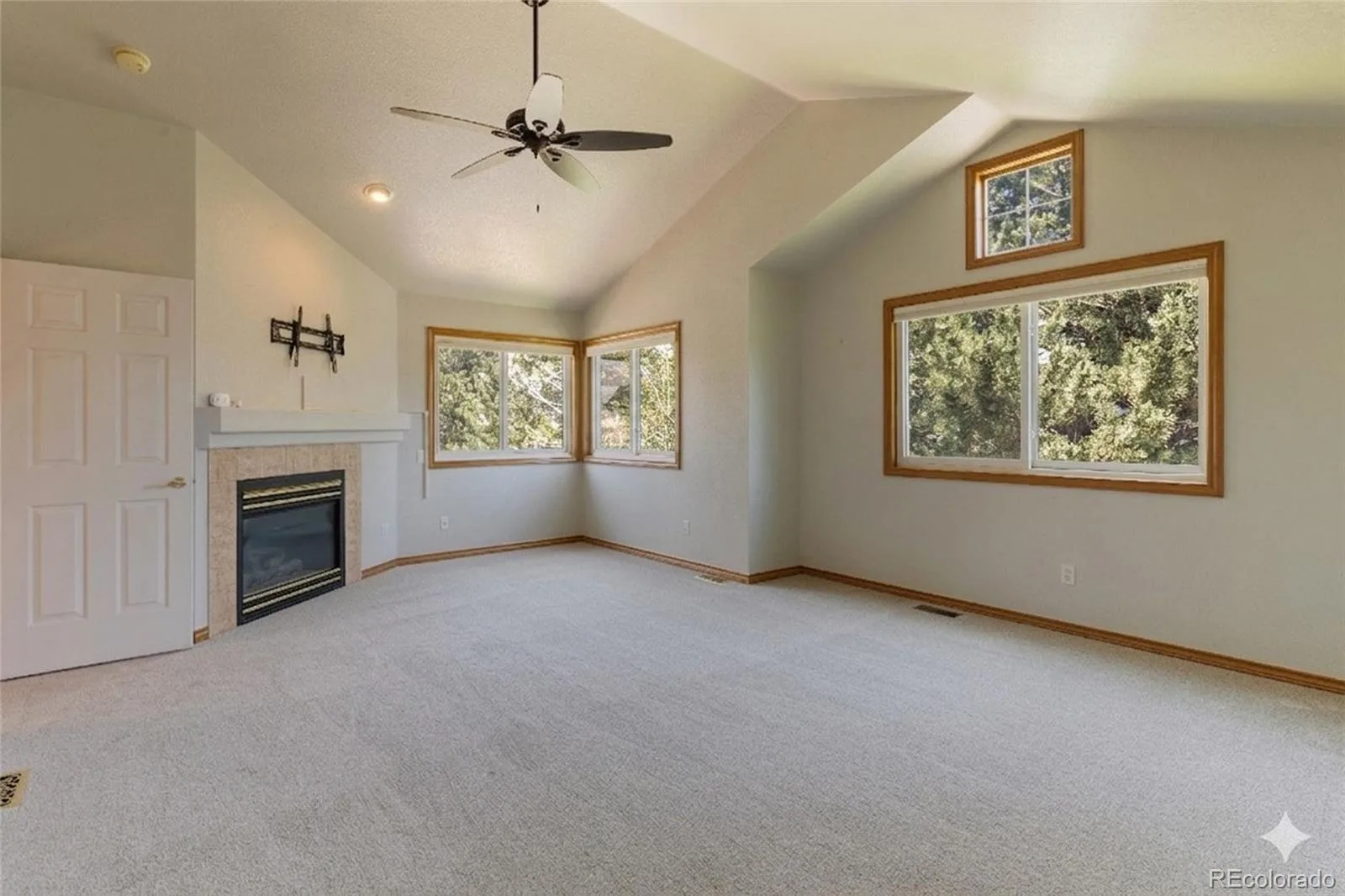 355 Peregrine Circle Broomfield CO 80020 | MLS #REC8881698 07242026213730 1600 25
