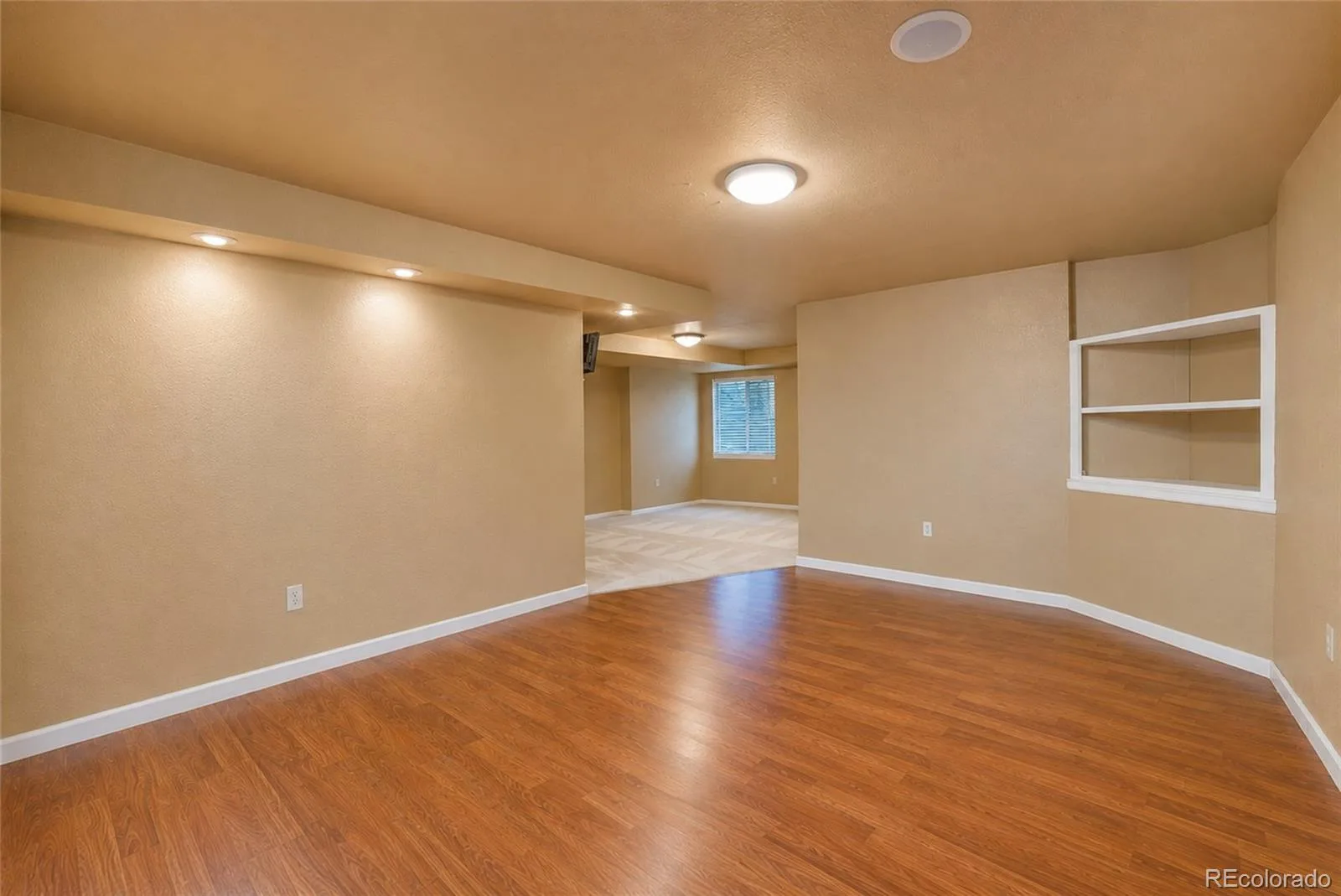 355 Peregrine Circle Broomfield CO 80020 | MLS #REC8881698 07242026213730 1600 37