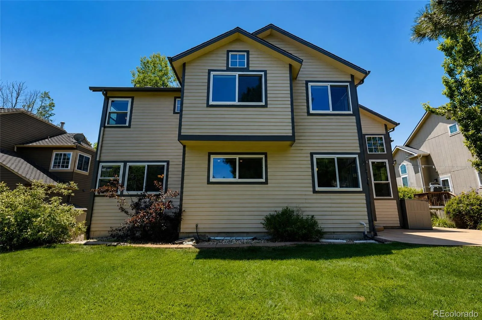 355 Peregrine Circle Broomfield CO 80020 | MLS #REC8881698 07242026213730 1600 41