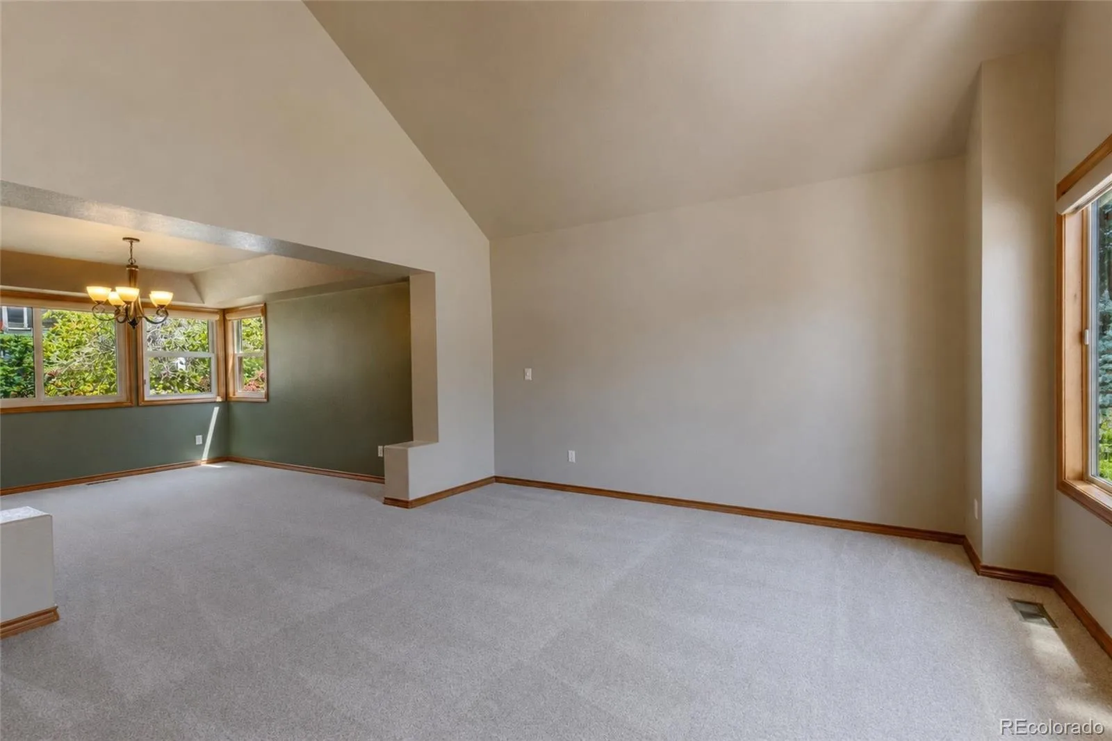 355 Peregrine Circle Broomfield CO 80020 | MLS #REC8881698 07242026213730 1600 5