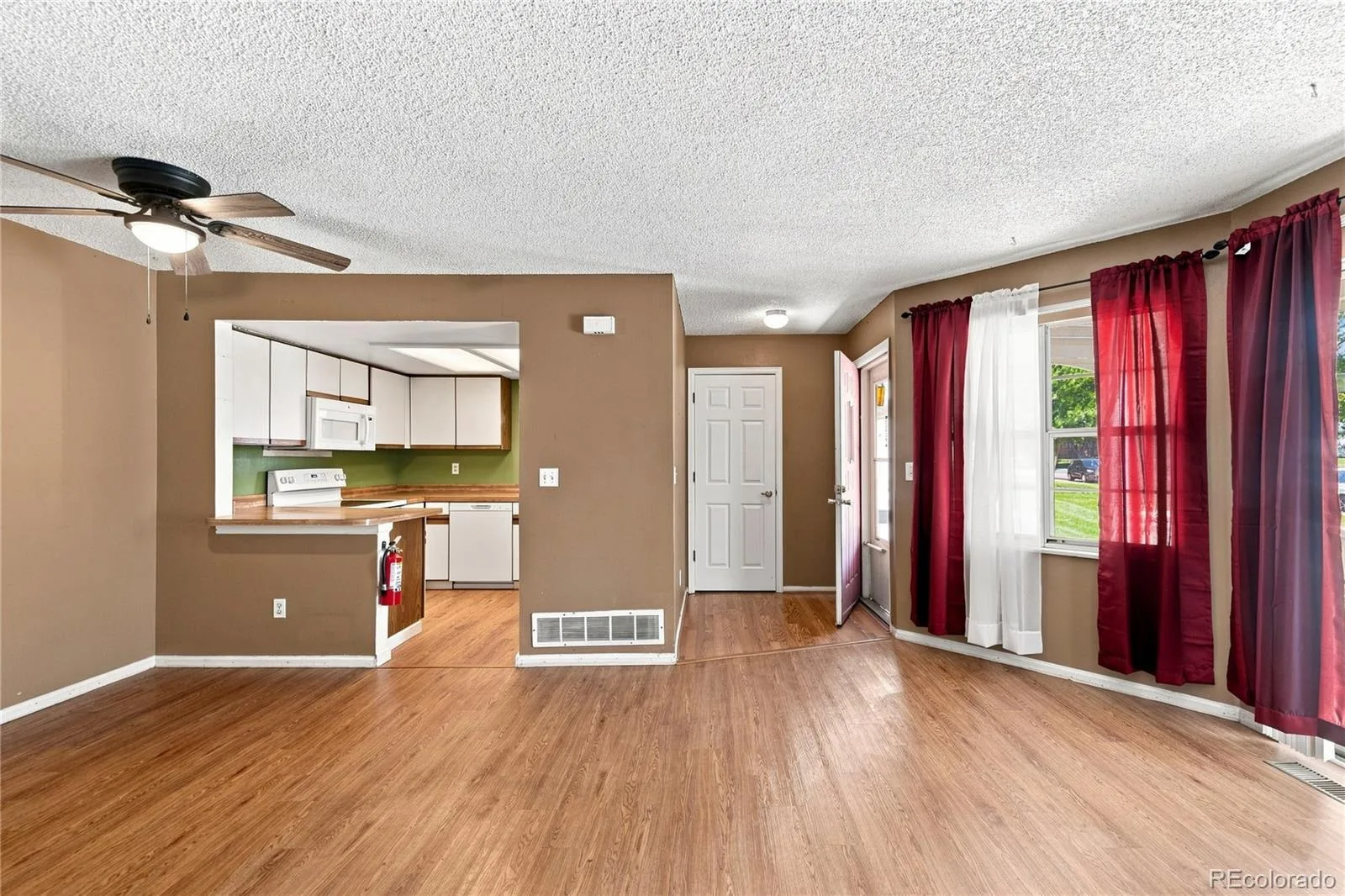 12573 E Pacific Circle #E Aurora CO 80014 | MLS #REC8881850 09132026005539 1600 7