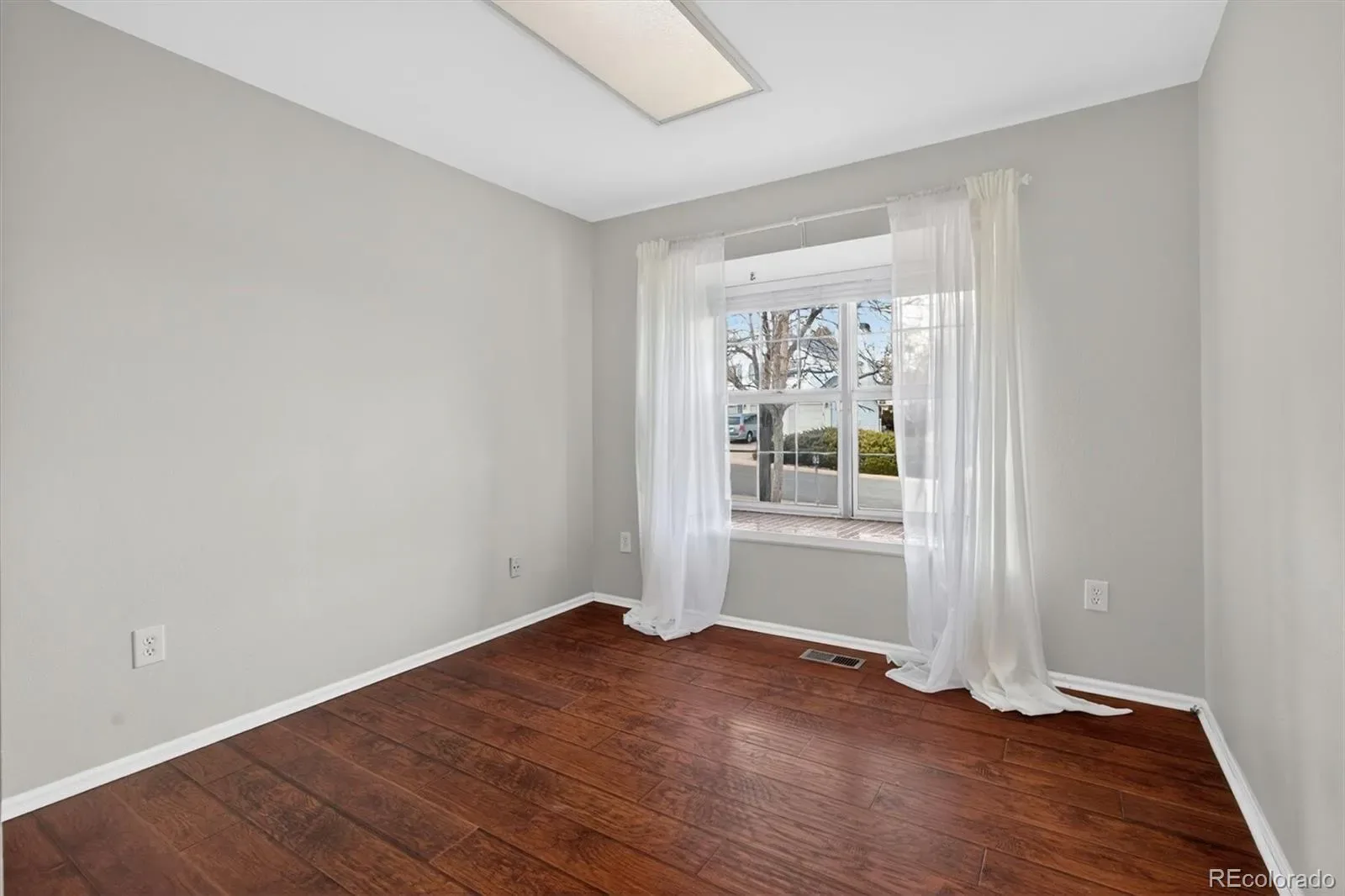 03292026165340 1600 25