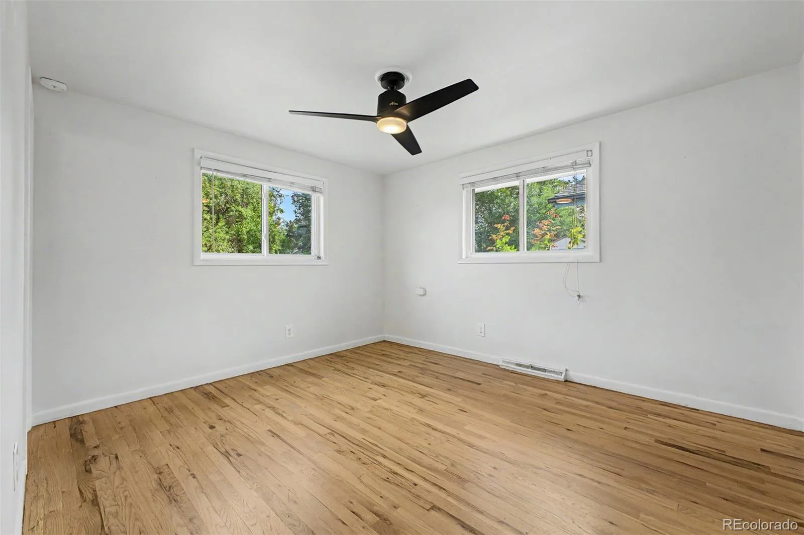 520 Iola Street Aurora CO 80010 MLS #REC8887430 06112026204246 1600 19