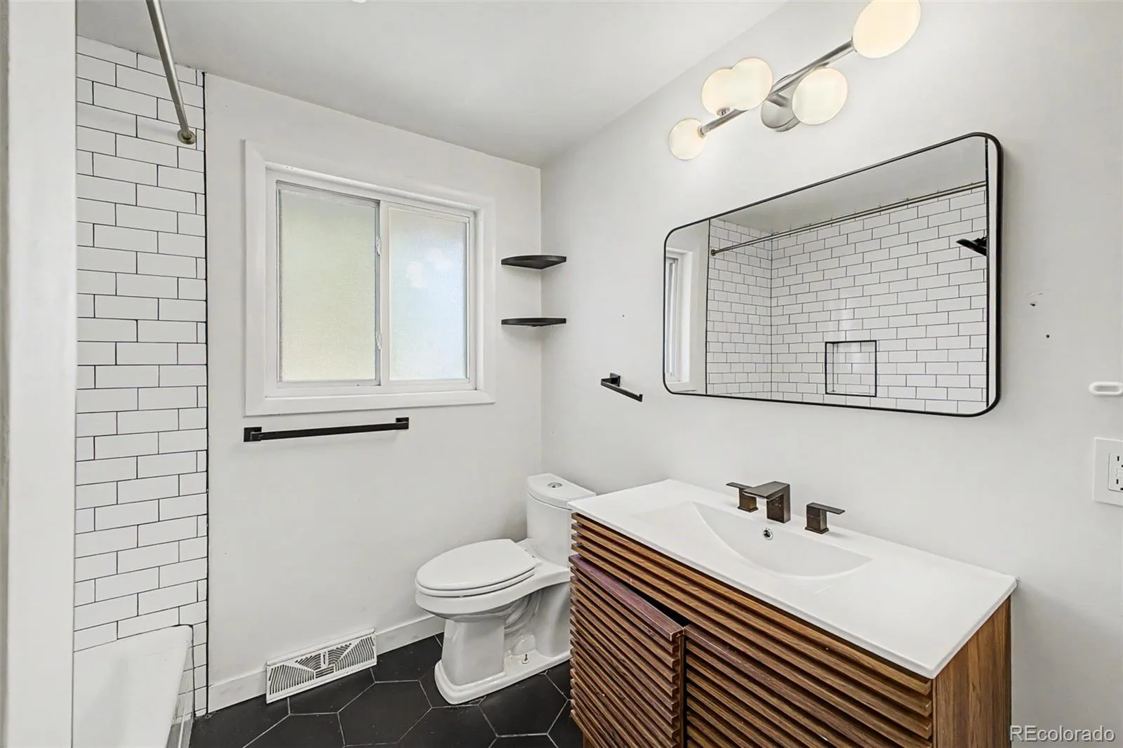 520 Iola Street Aurora CO 80010 MLS #REC8887430 06112026204246 1600 25