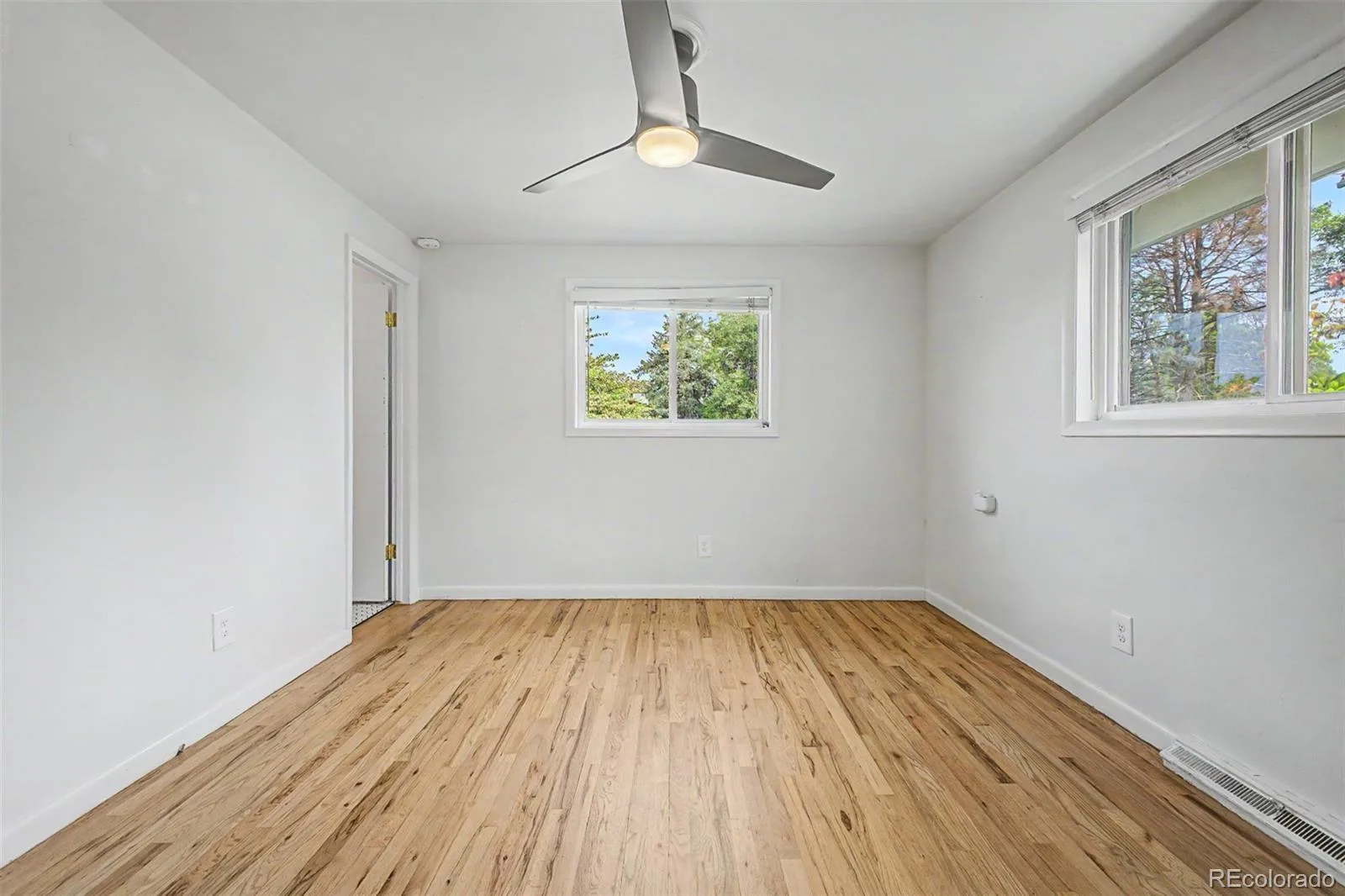520 Iola Street Aurora CO 80010 MLS #REC8887430 06112026204246 1600 28