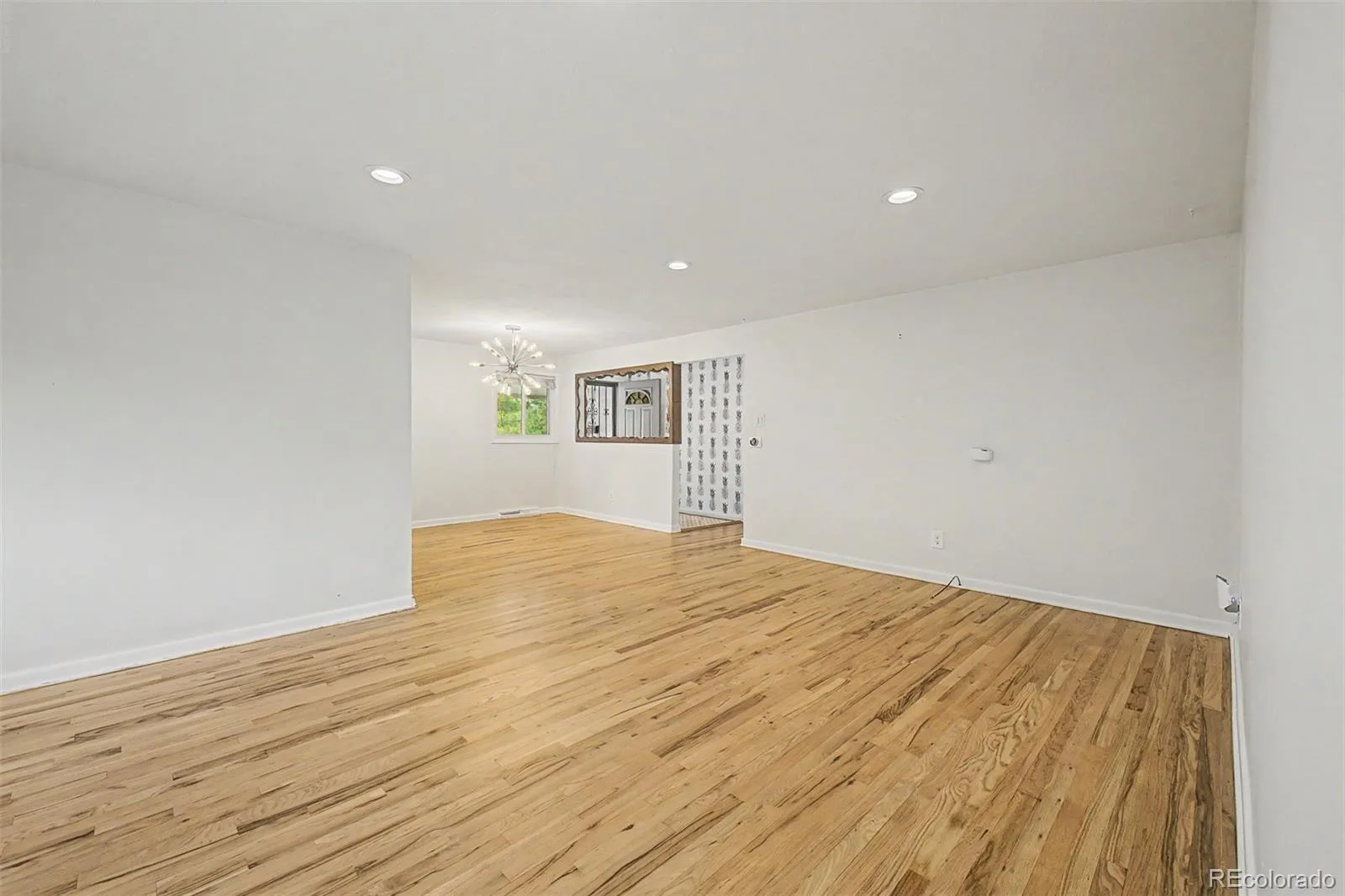 520 Iola Street Aurora CO 80010 MLS #REC8887430 06112026204246 1600 6
