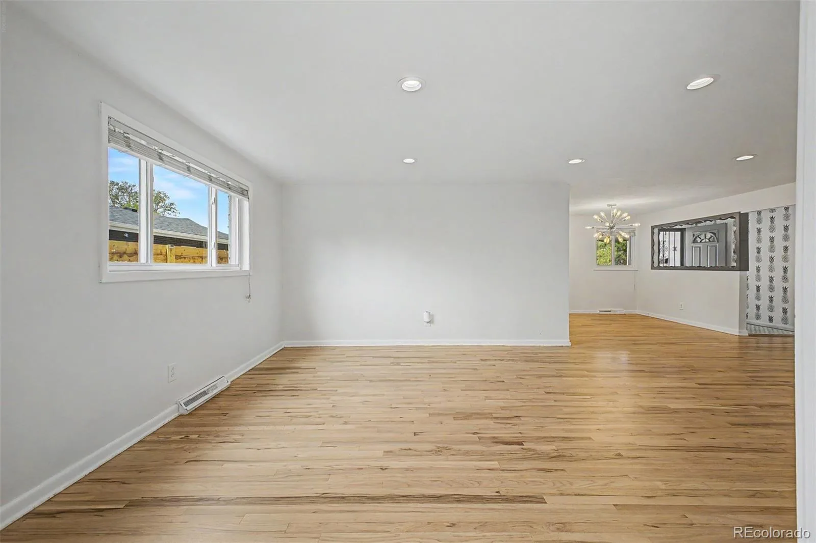 520 Iola Street Aurora CO 80010 MLS #REC8887430 06112026204246 1600 7