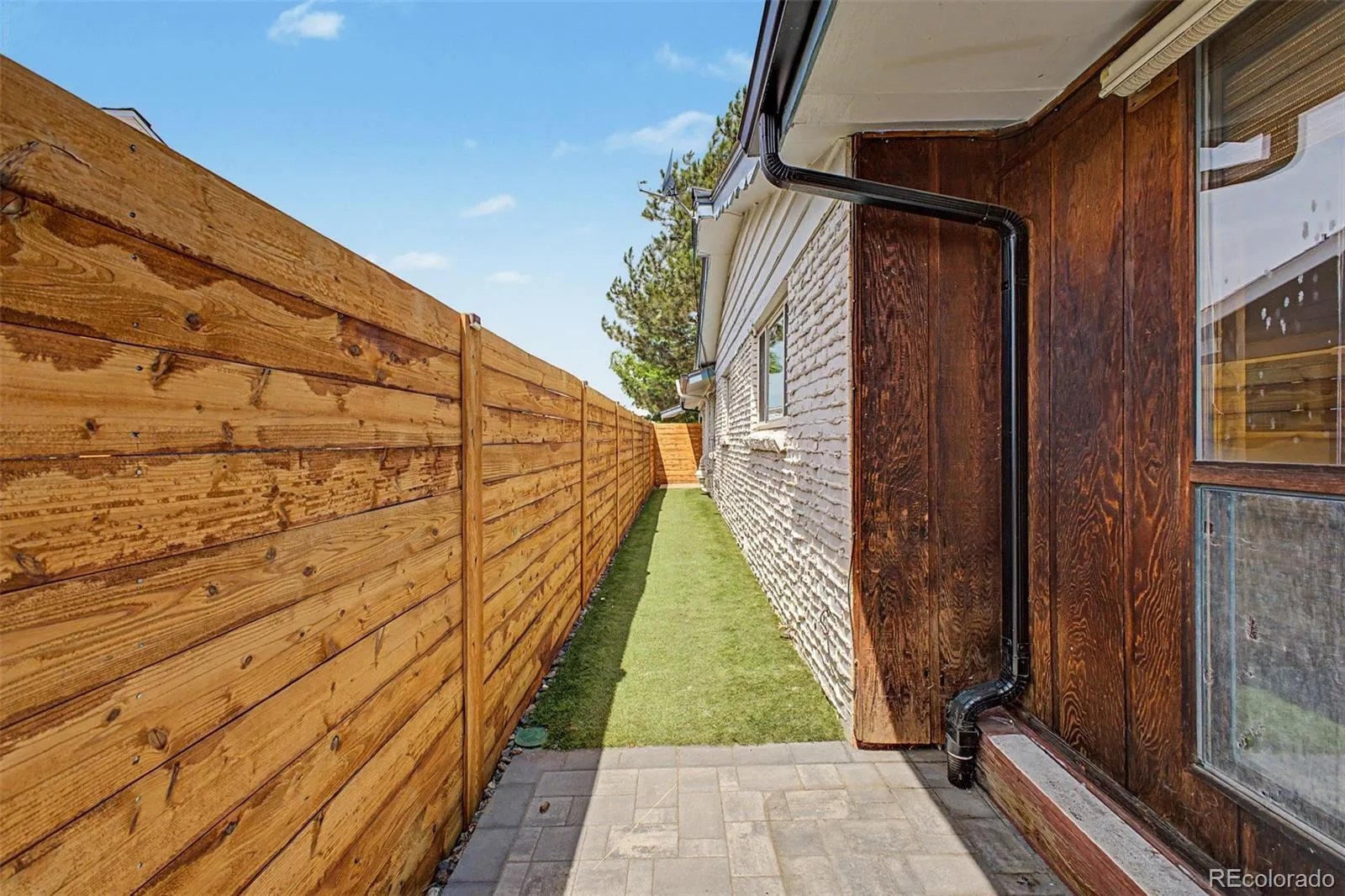 520 Iola Street Aurora CO 80010 MLS #REC8887430 06182026013823 1600 34