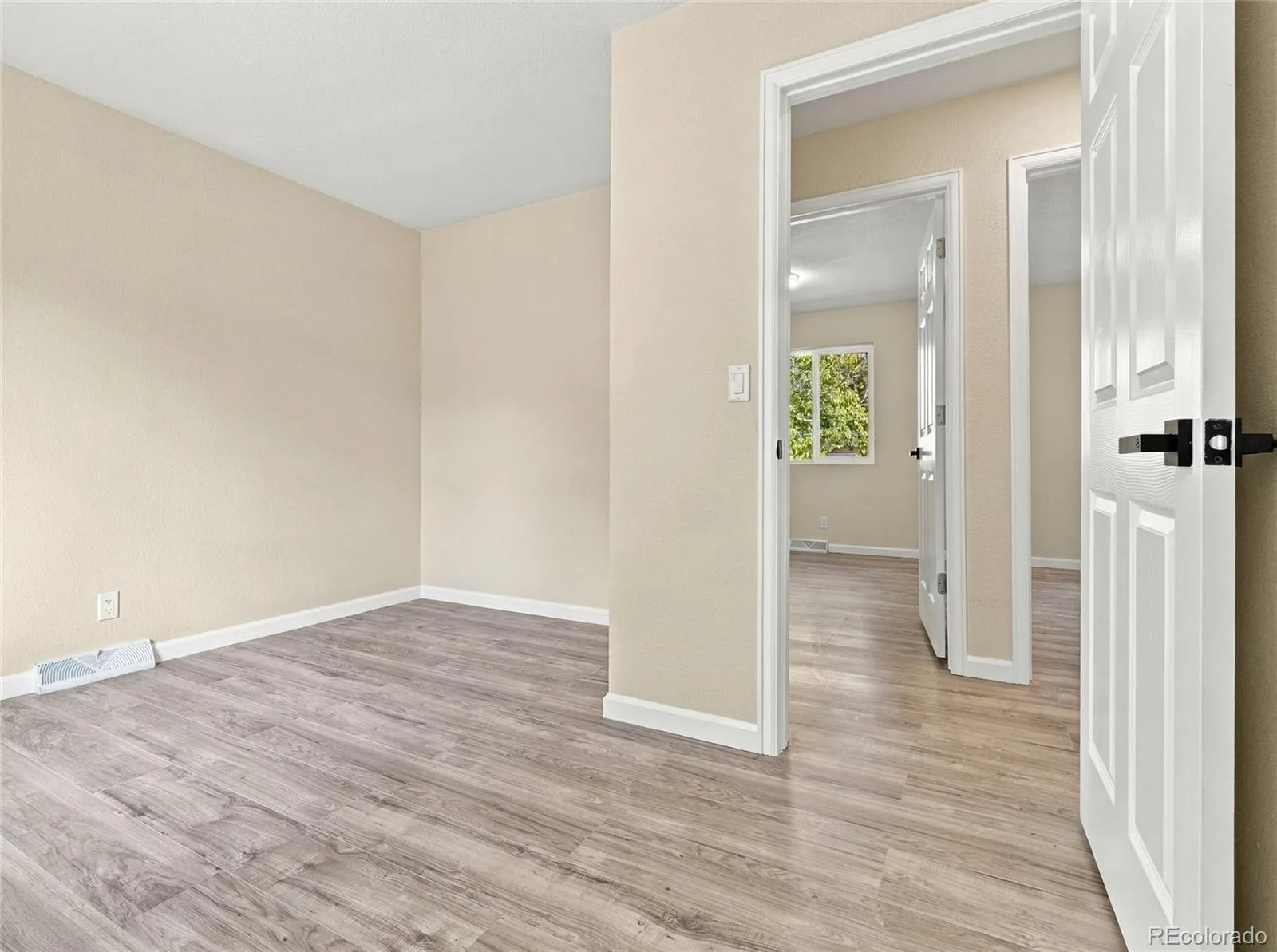 1221 Norfolk Street Aurora CO 80011 | MLS #REC8888858 10172026015233 1600 11