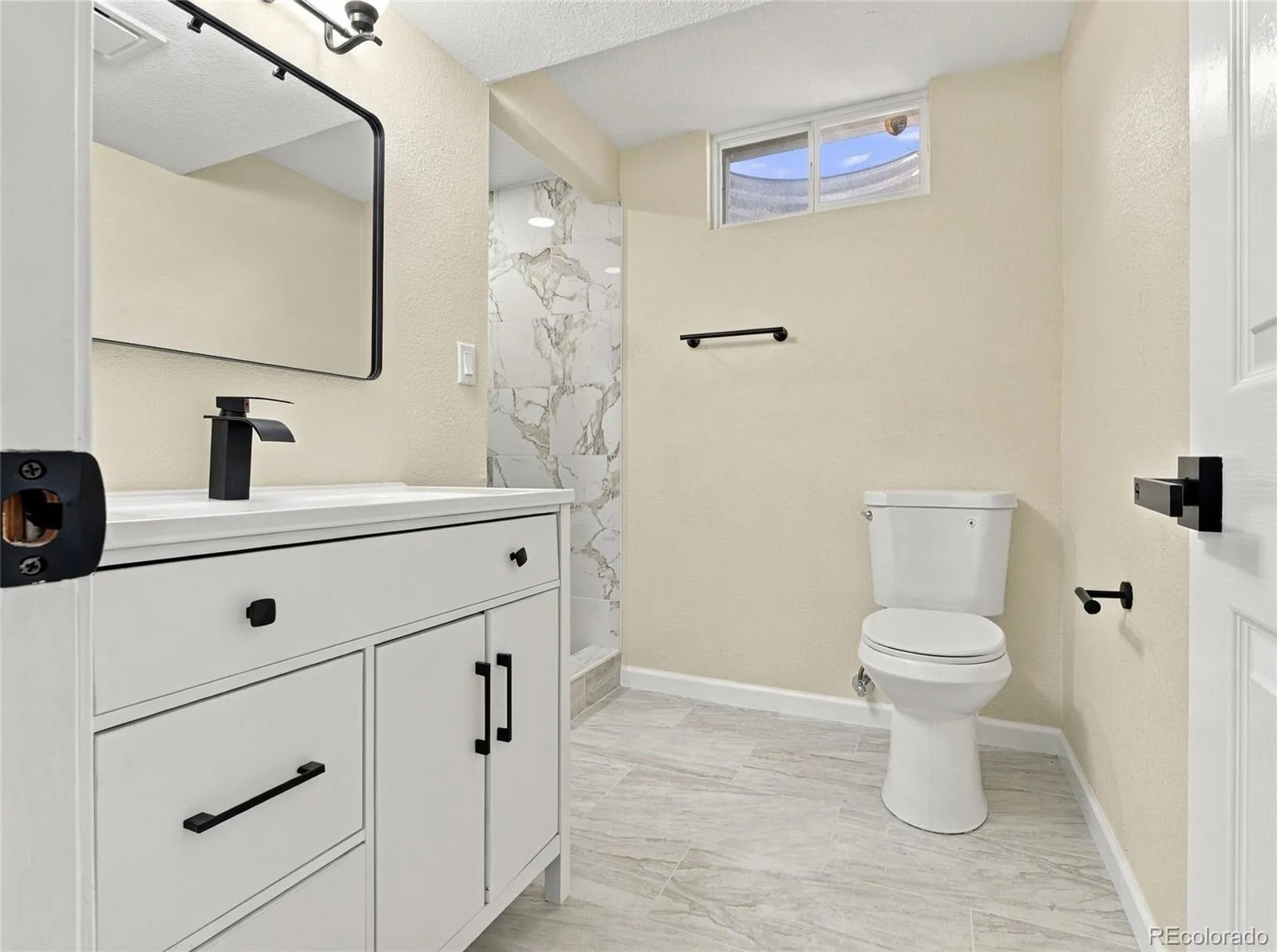 1221 Norfolk Street Aurora CO 80011 | MLS #REC8888858 10172026015233 1600 25
