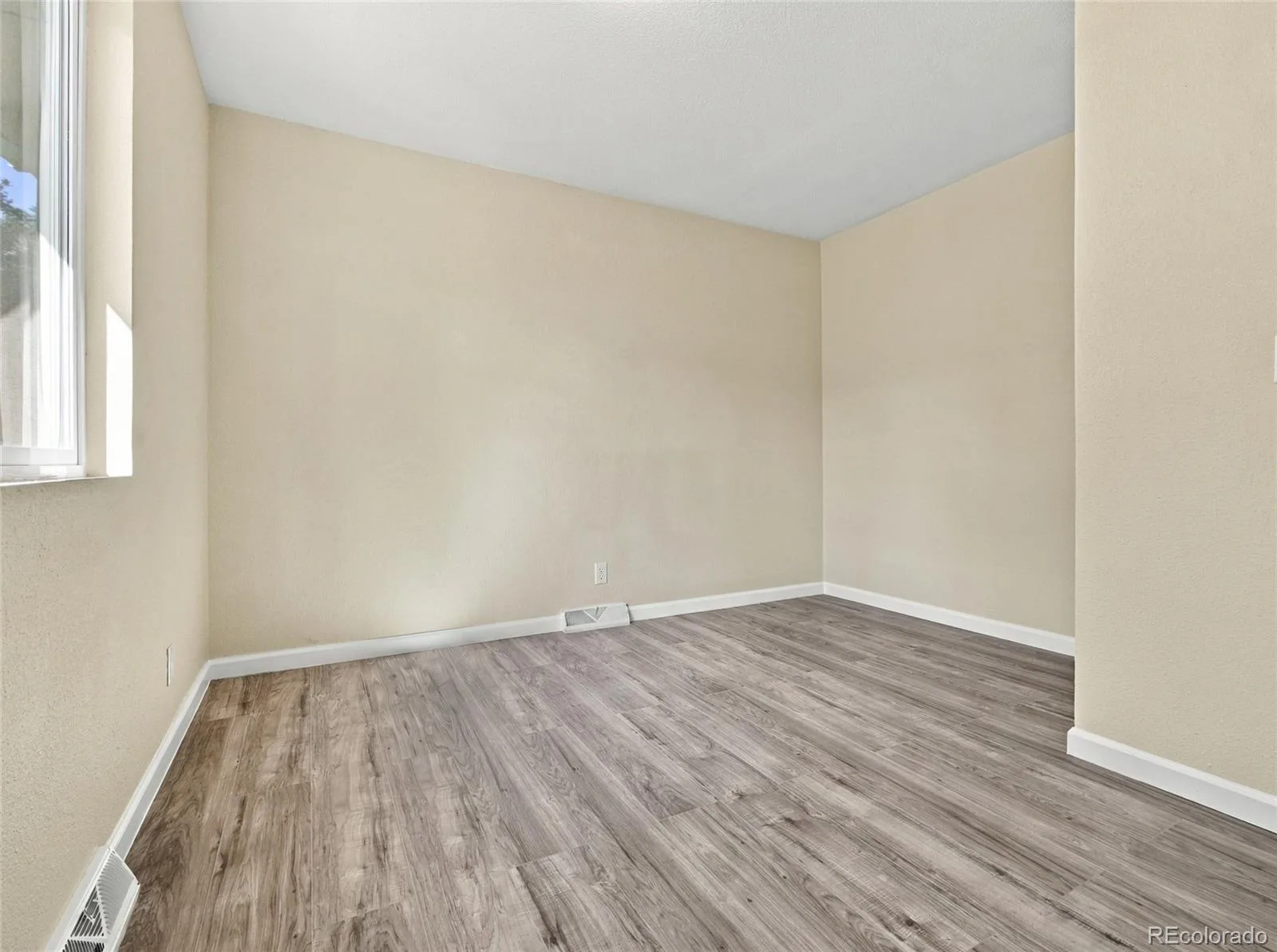 1221 Norfolk Street Aurora CO 80011 | MLS #REC8888858 10172026015233 1600 9