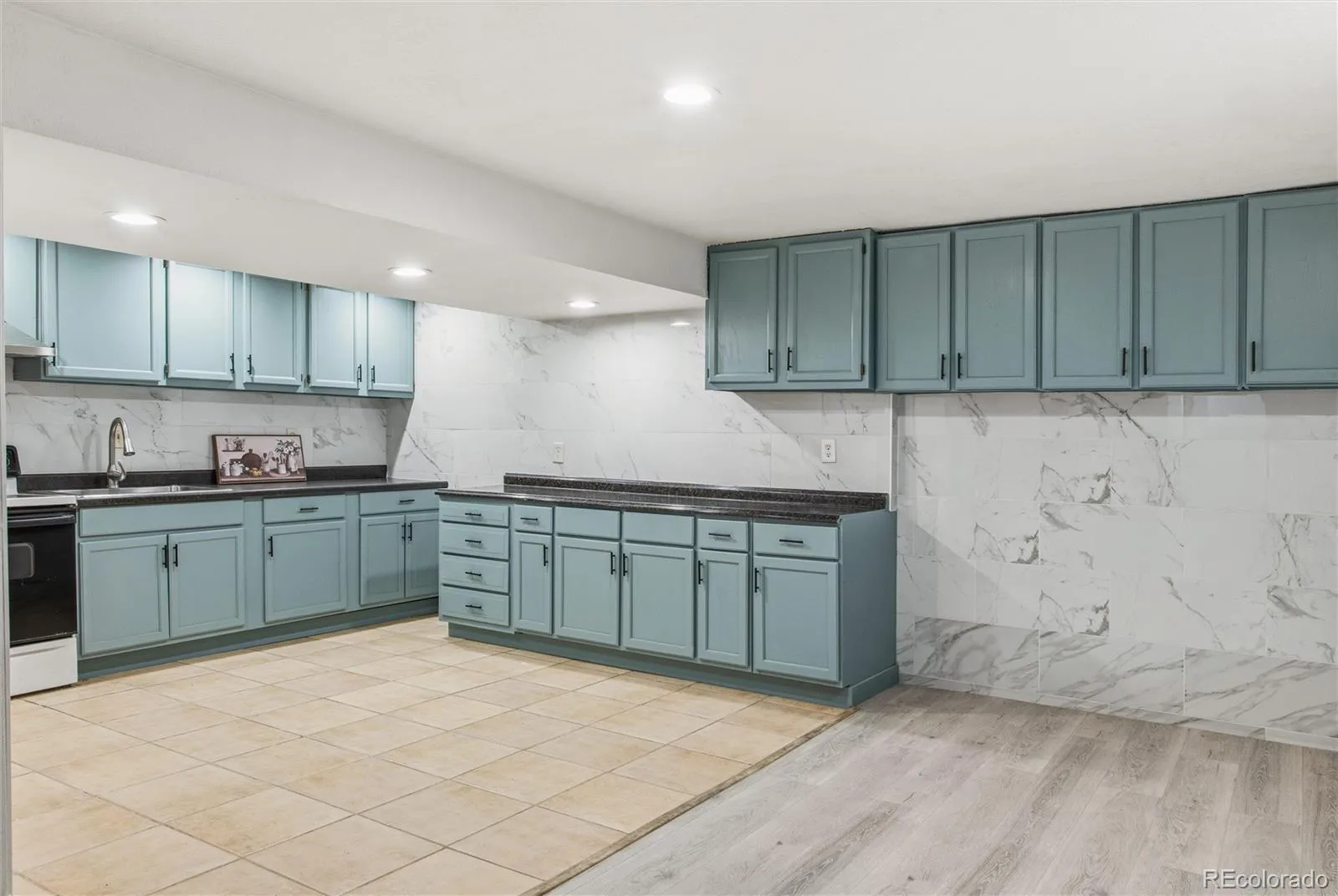 3759 S Fairplay Way Aurora CO 80014 MLS #REC8890007 05142026212827 1600 25