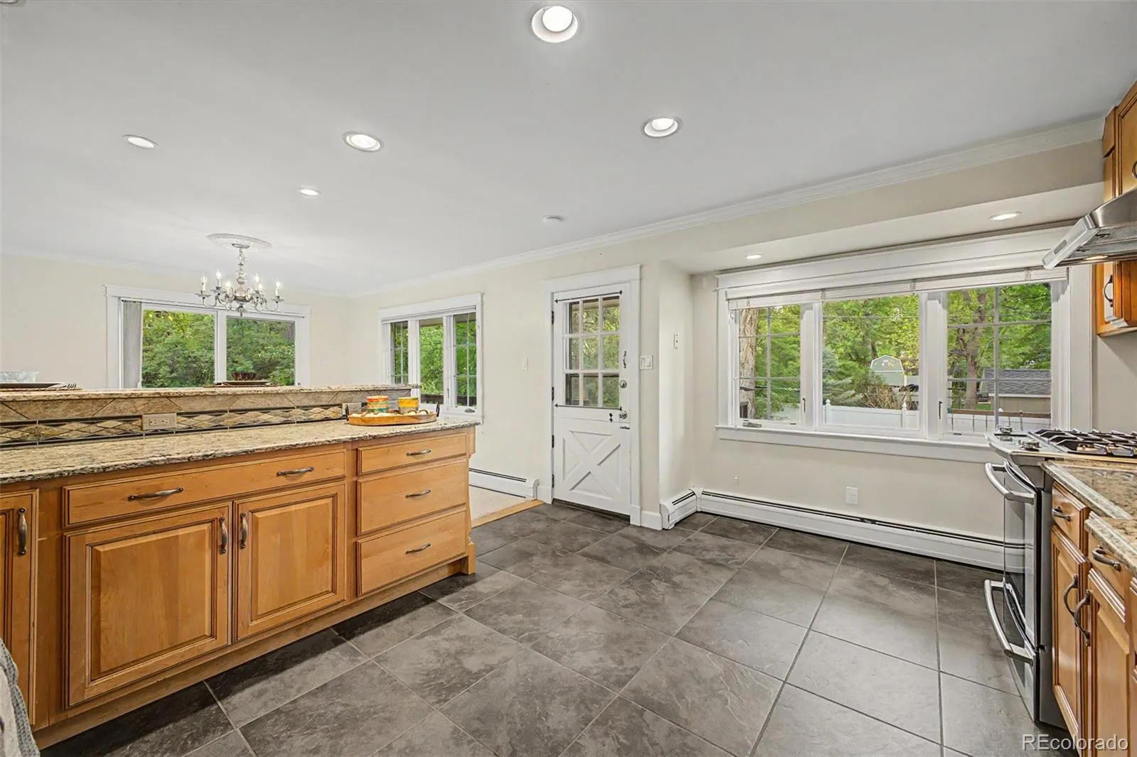2749 Simms Street Lakewood CO 80215 MLS #REC8893071 05142026005133 1600 11