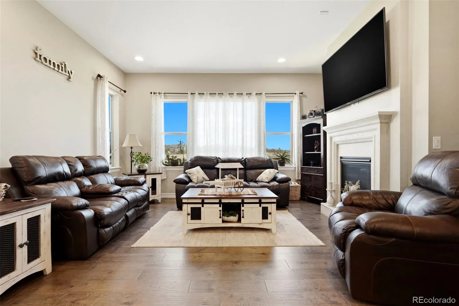 8641 S De Gaulle Court Aurora CO 80016 MLS #REC8896848 05112026161500 1600 6