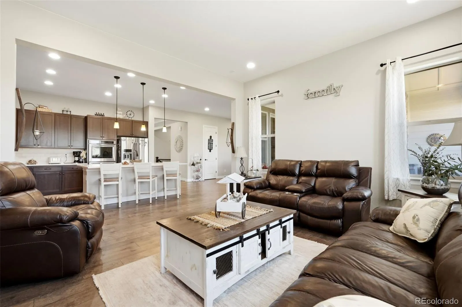8641 S De Gaulle Court Aurora CO 80016 MLS #REC8896848 05112026161500 1600 7