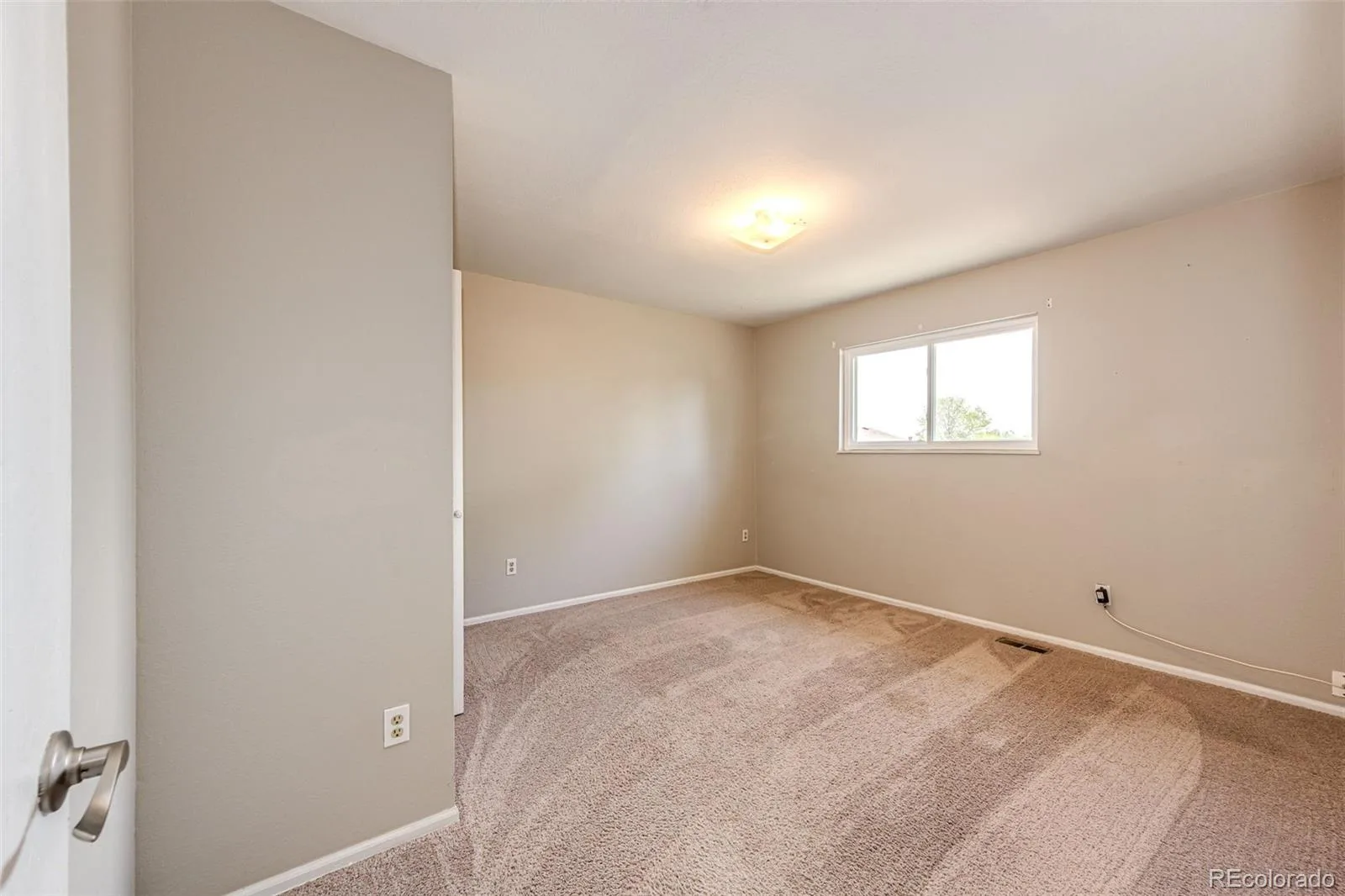 4674 S Estes Street Littleton CO 80123 | MLS #REC8910602 06022026063152 1600 15