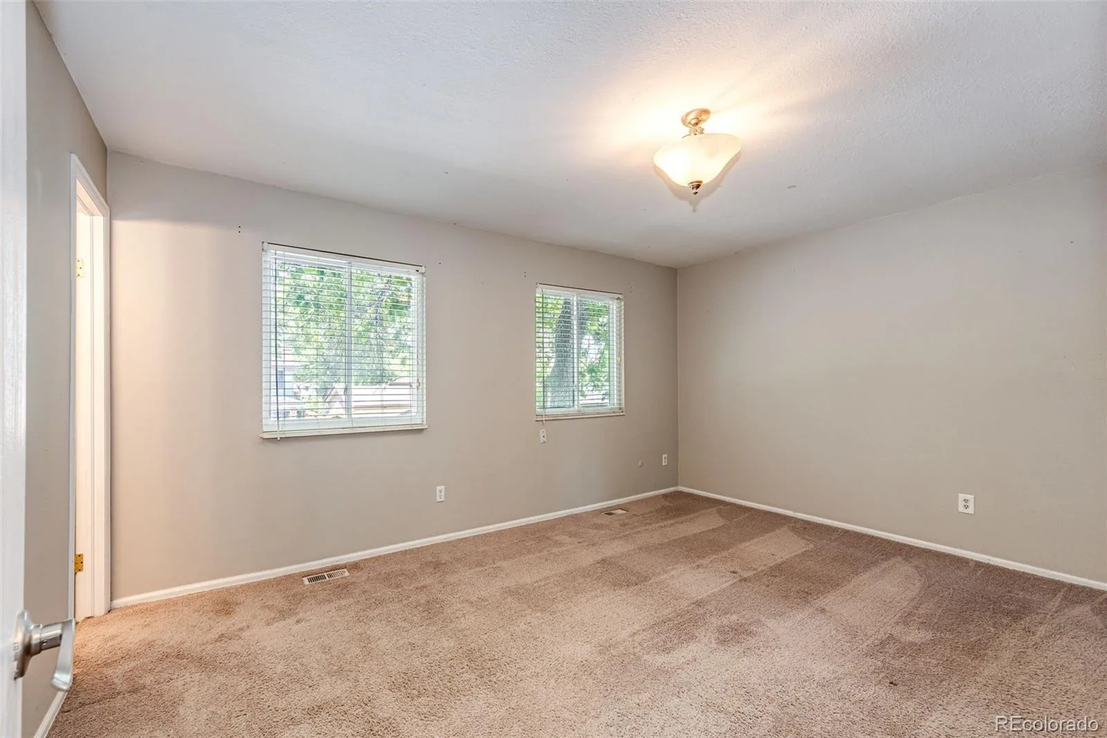4674 S Estes Street Littleton CO 80123 | MLS #REC8910602 06022026063152 1600 17