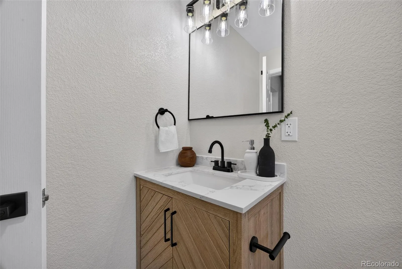 4432 Lincoln Street Denver CO 80216 | MLS #REC8912721 07172026031708 1600 18