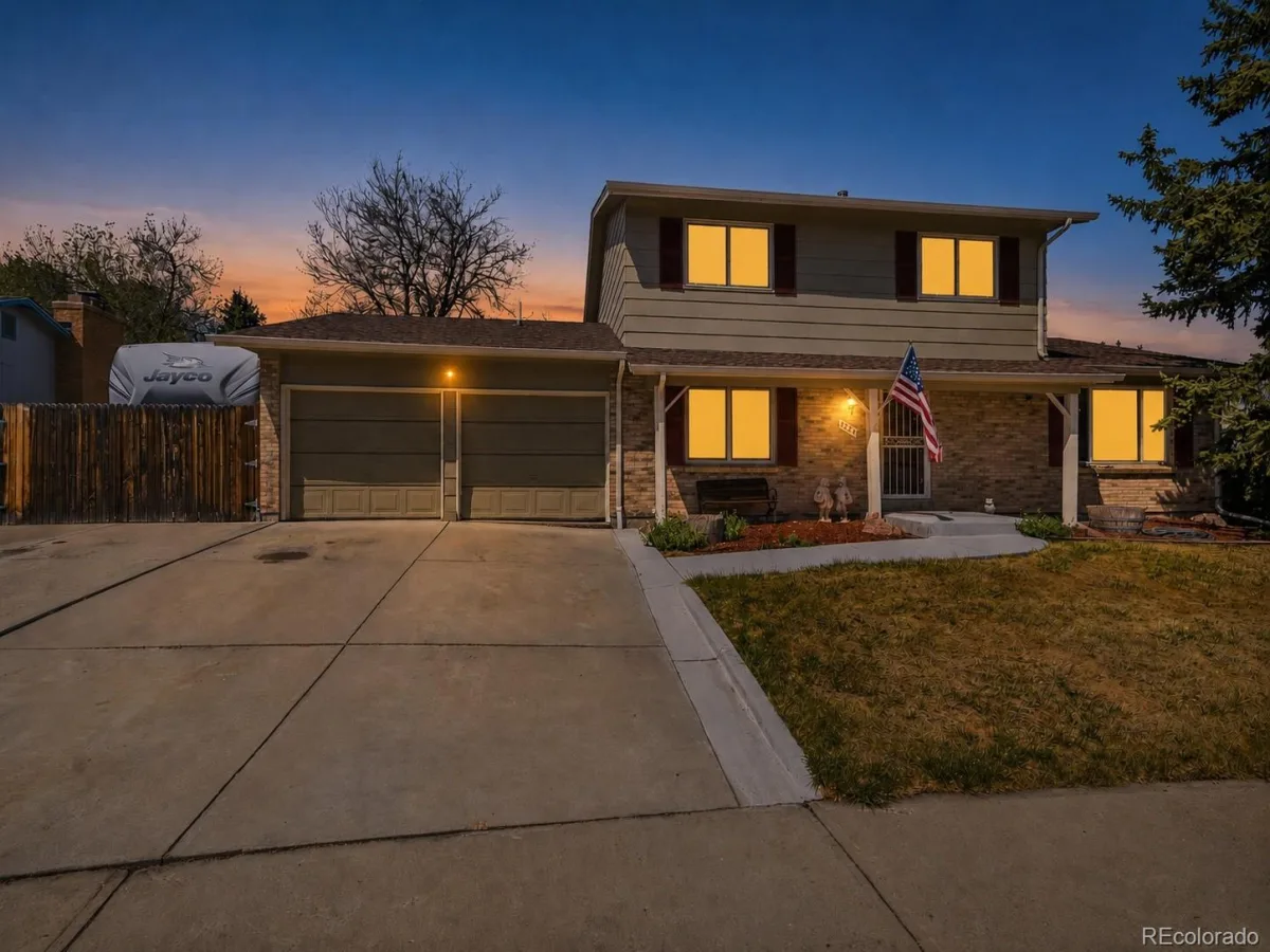 4827 S Lewis Court Littleton CO 80127 | MLS #REC8913359 08252026163900 1200 45