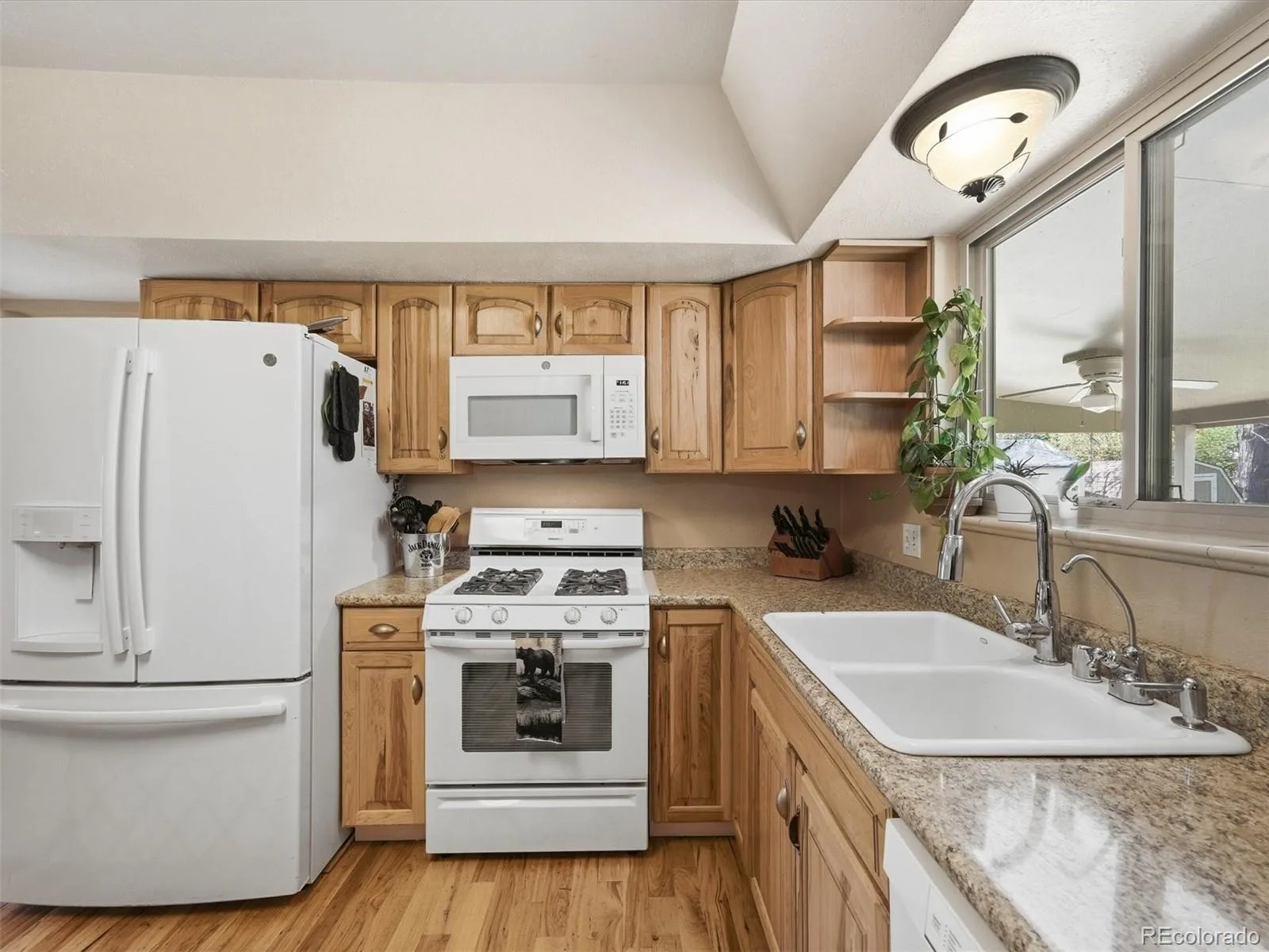 4827 S Lewis Court Littleton CO 80127 | MLS #REC8913359 08252026163900 1600 12