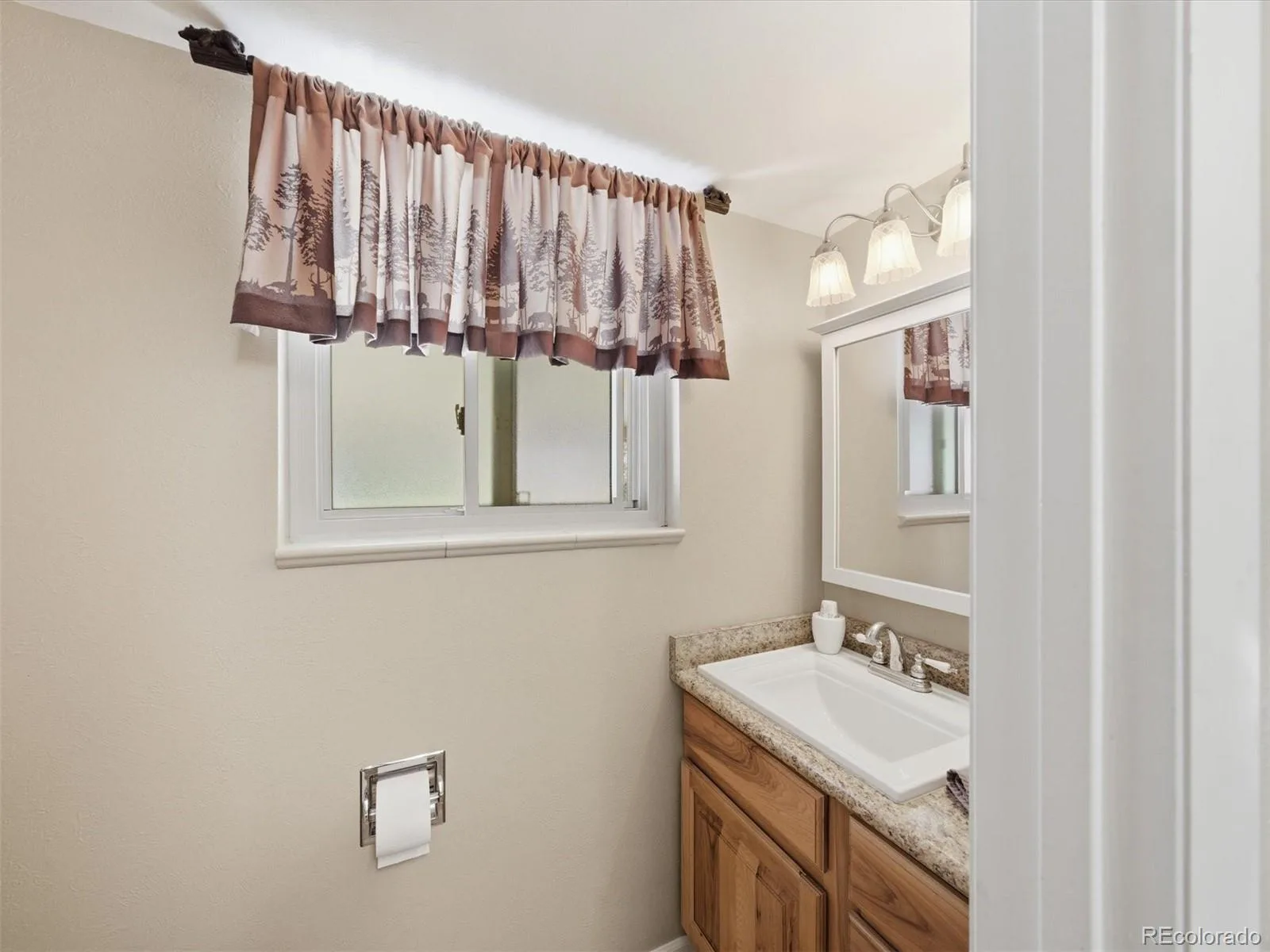 4827 S Lewis Court Littleton CO 80127 | MLS #REC8913359 08252026163900 1600 16