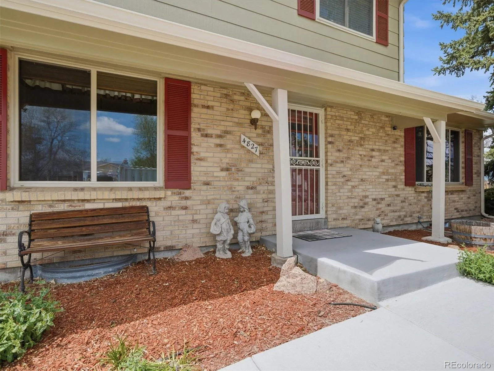 4827 S Lewis Court Littleton CO 80127 | MLS #REC8913359 08252026163900 1600 41